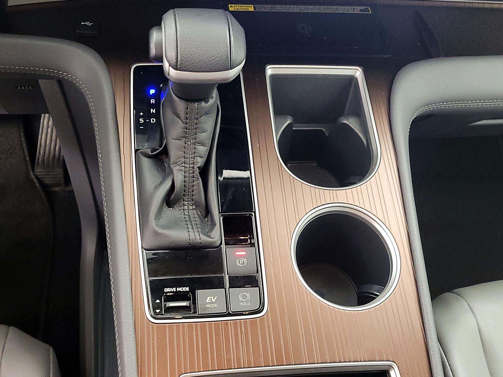 Thumbnail: 2023 Toyota Sienna - 18