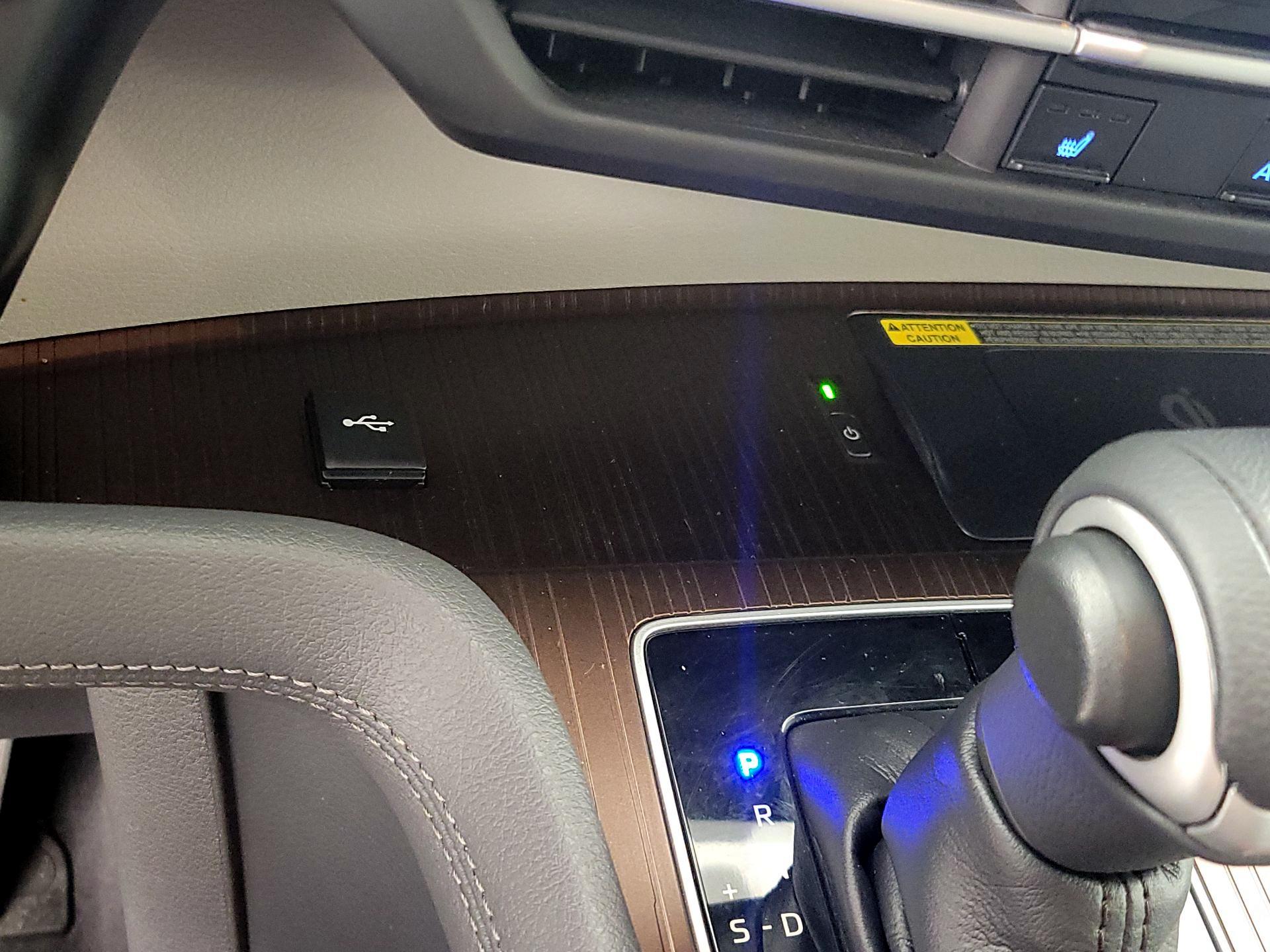 Thumbnail: 2023 Toyota Sienna - 19