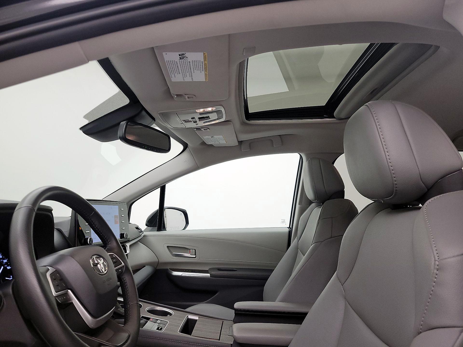 Thumbnail: 2023 Toyota Sienna - 20