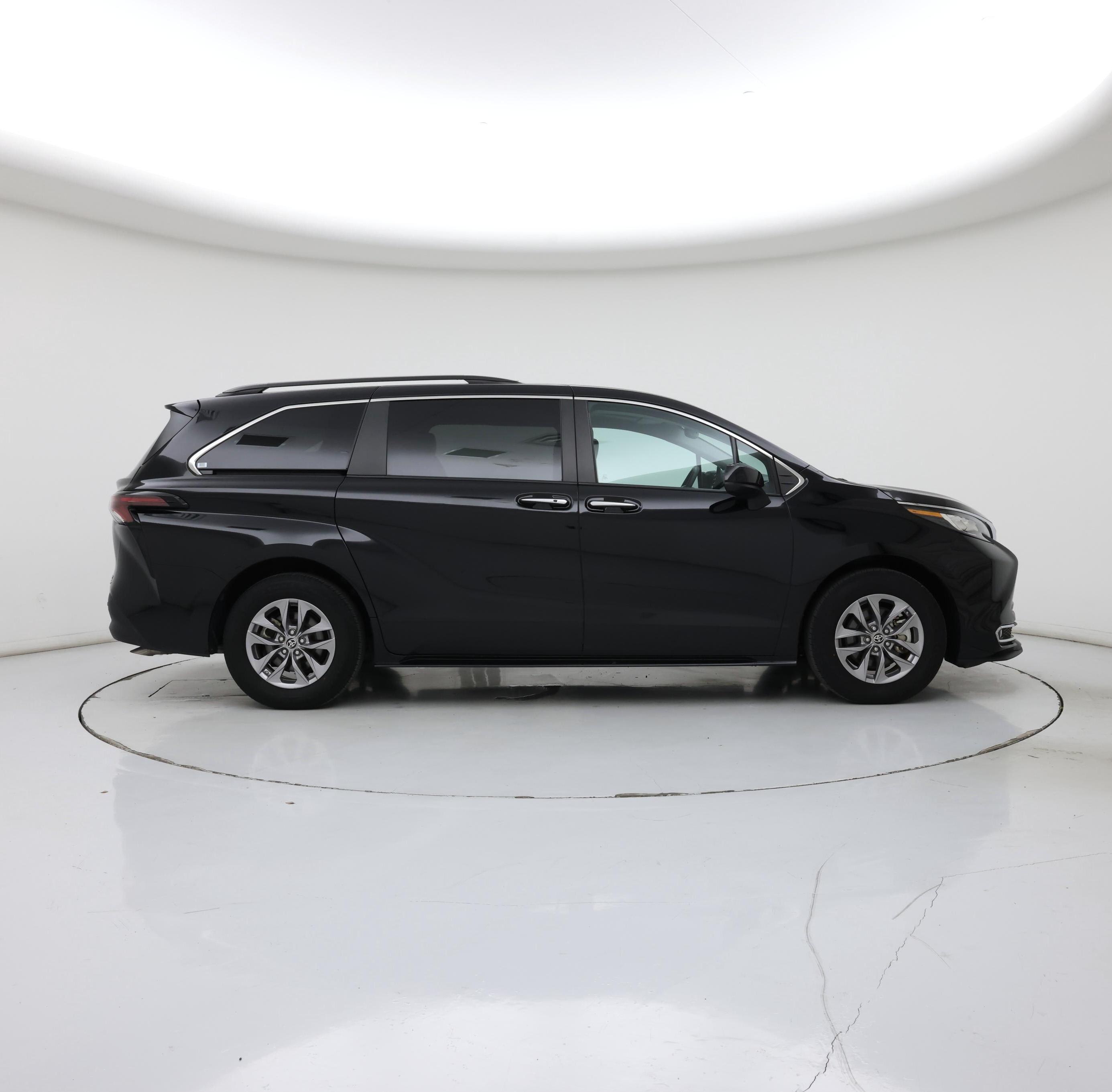 Thumbnail: 2023 Toyota Sienna - 7