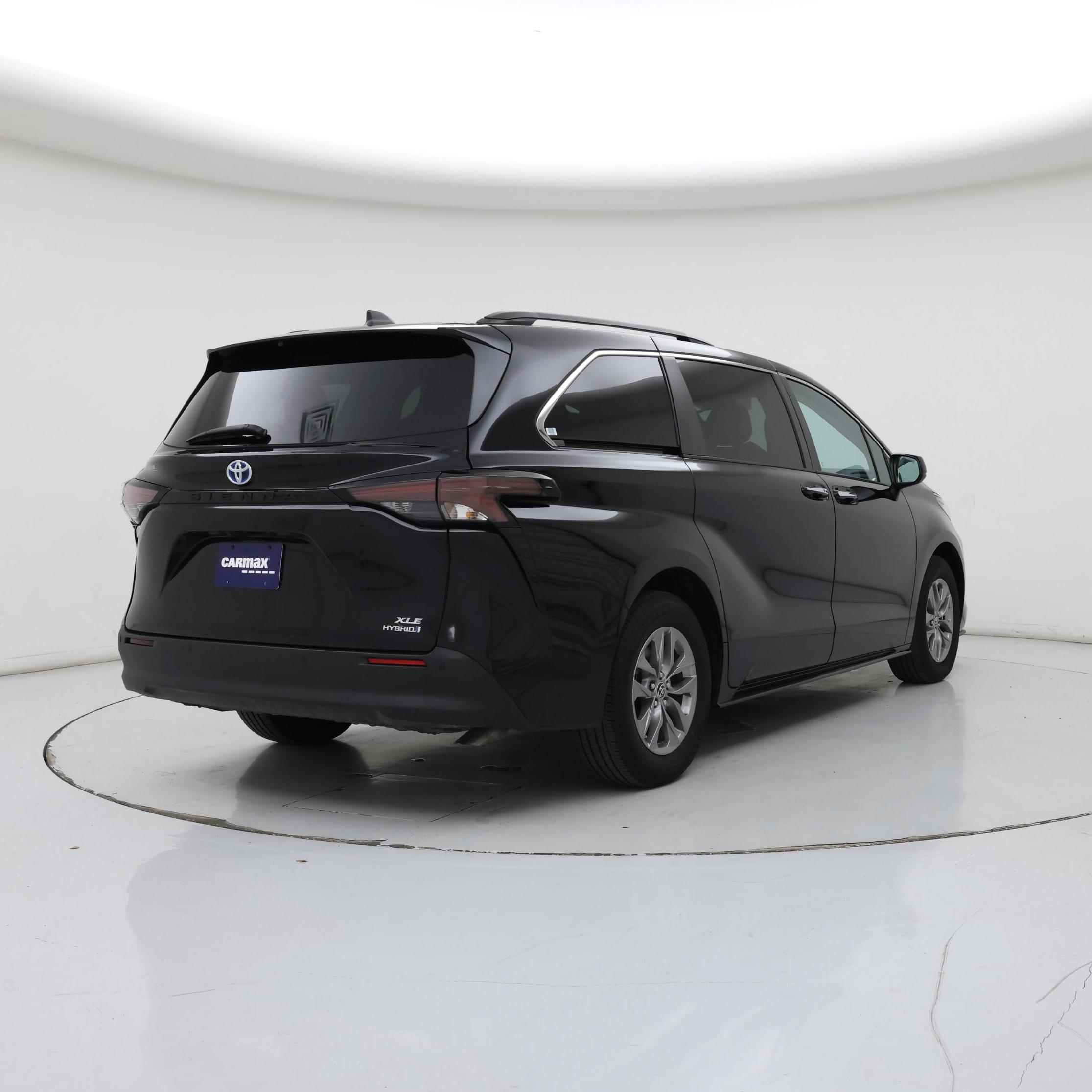 Thumbnail: 2023 Toyota Sienna - 8