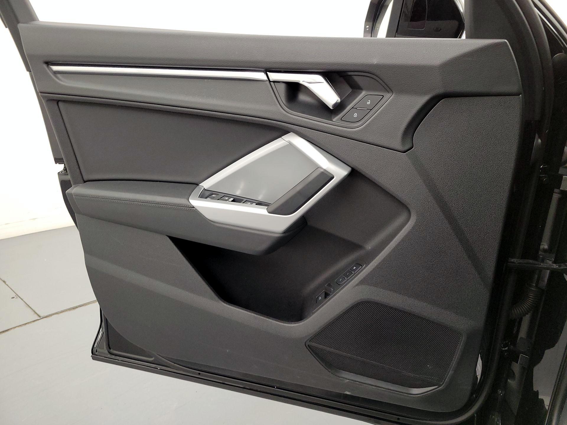 Thumbnail: 2022 Audi Q3 - 12