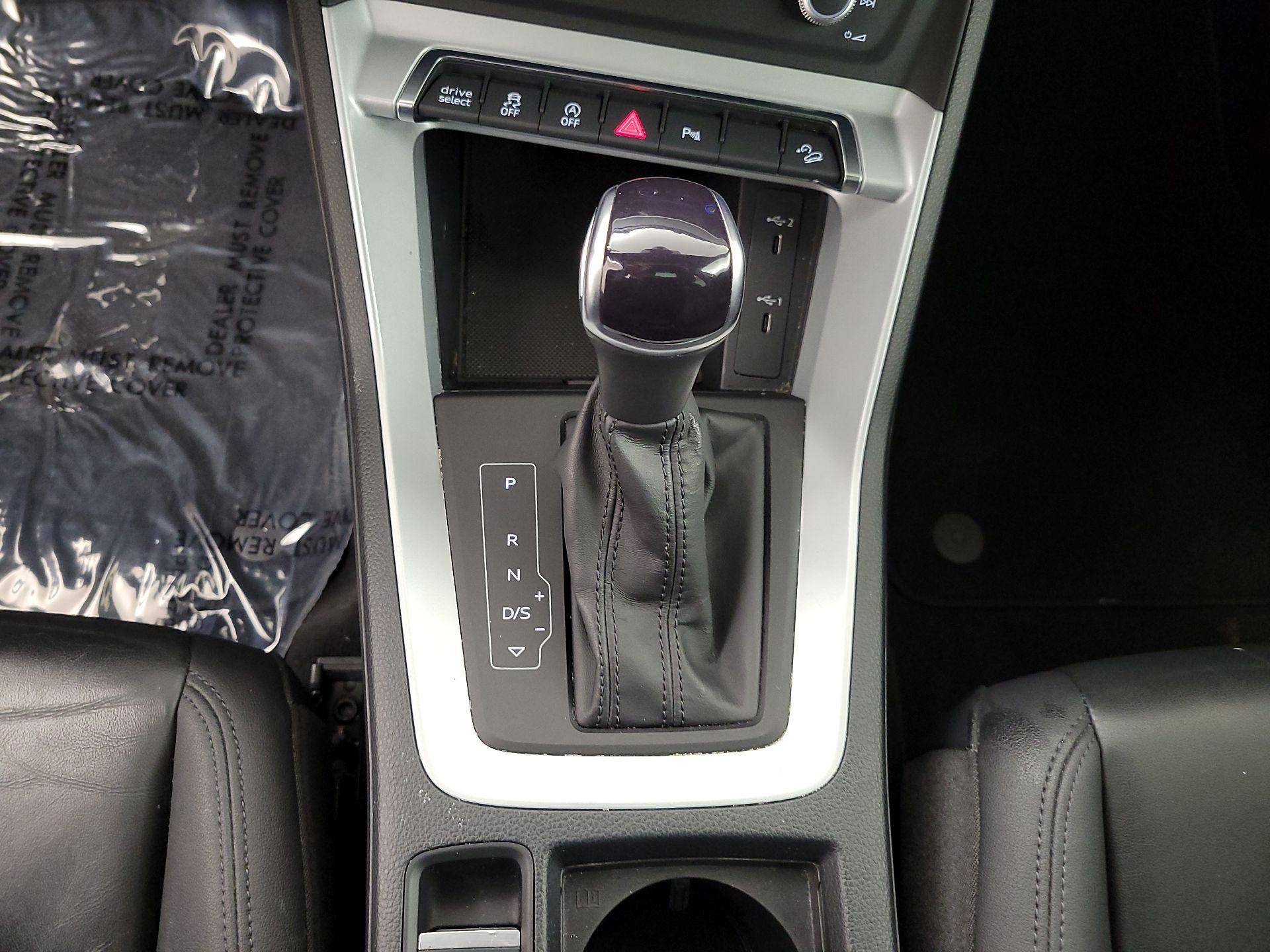 Thumbnail: 2022 Audi Q3 - 16