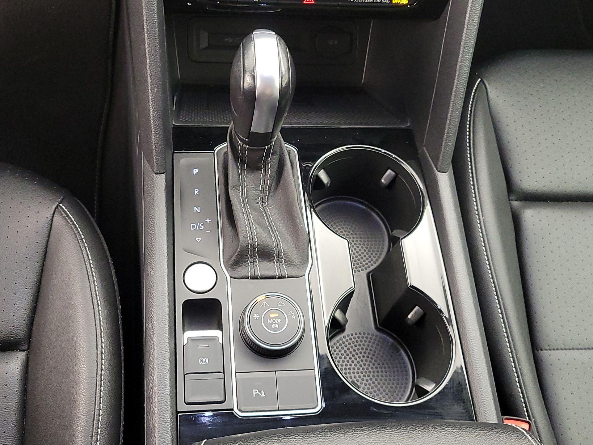 Thumbnail: 2022 Volkswagen Atlas - 17