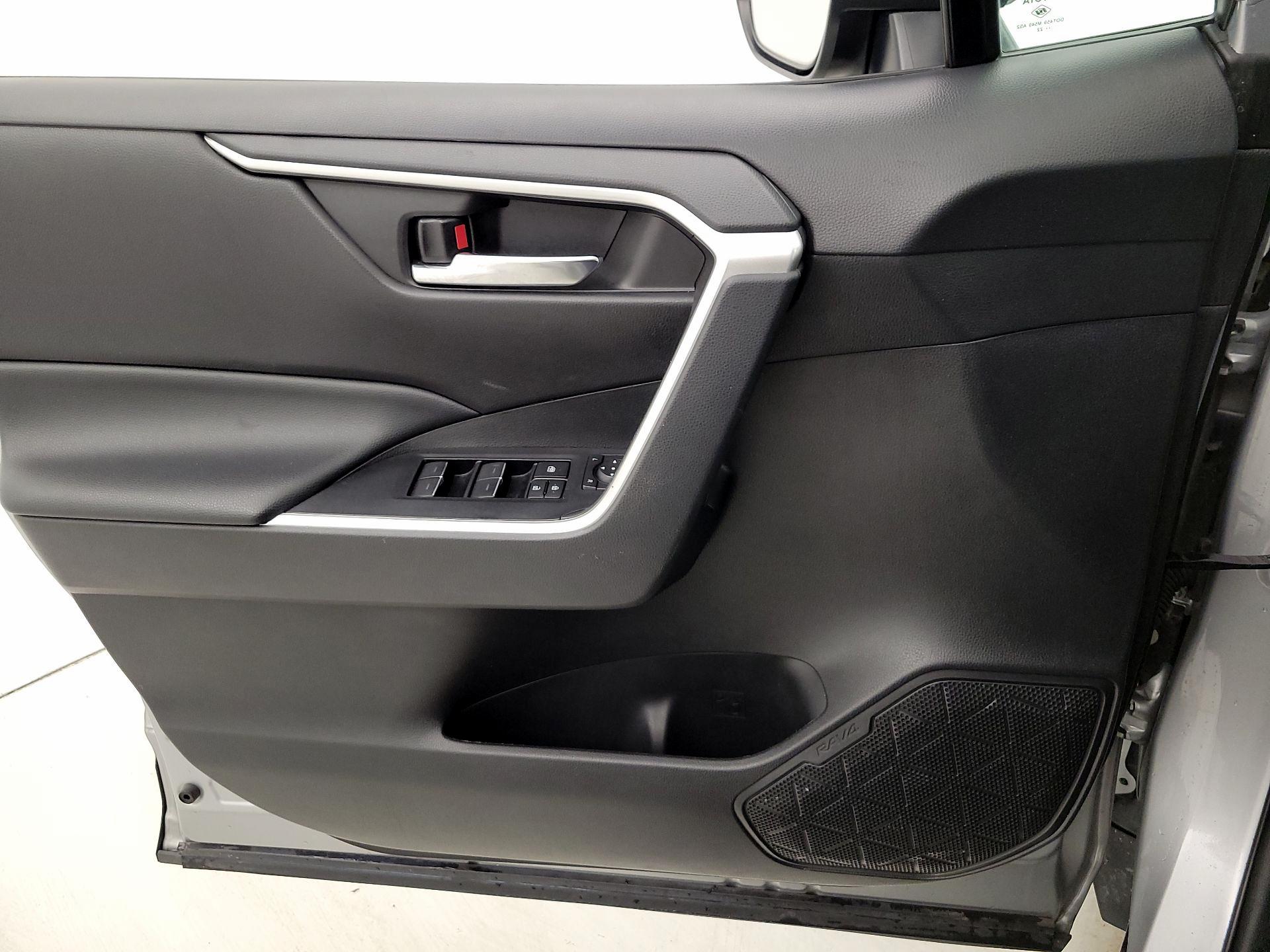 Thumbnail: 2023 Toyota RAV4 - 12