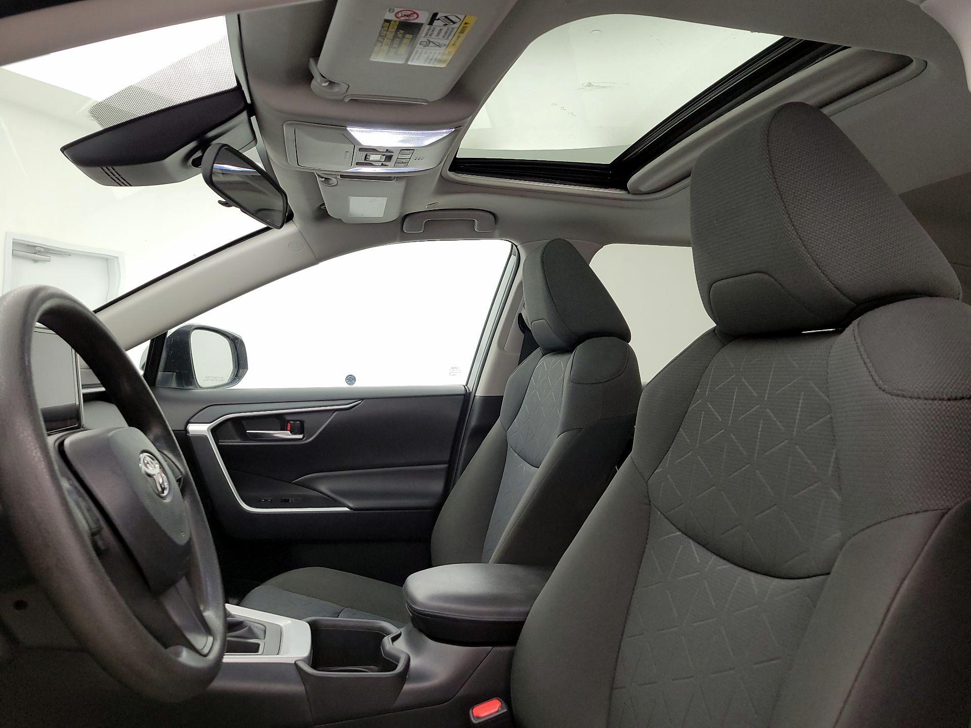 Thumbnail: 2023 Toyota RAV4 - 20