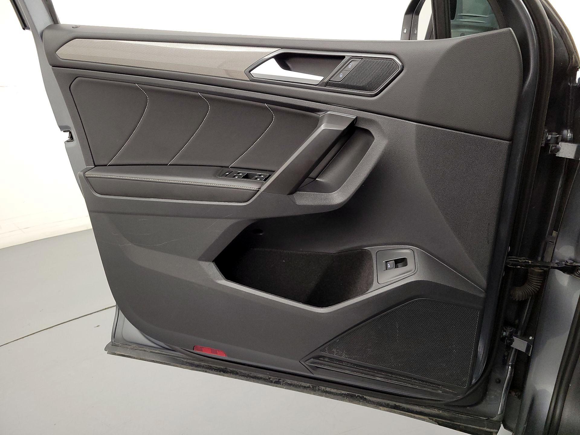 Thumbnail: 2022 Volkswagen Tiguan - 12