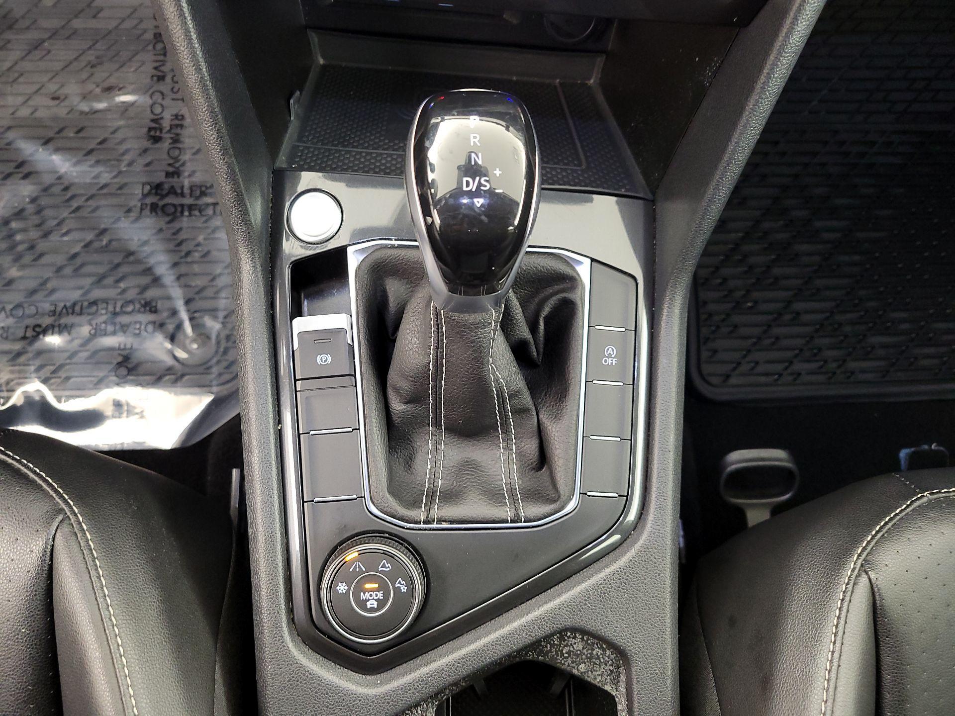 Thumbnail: 2022 Volkswagen Tiguan - 16