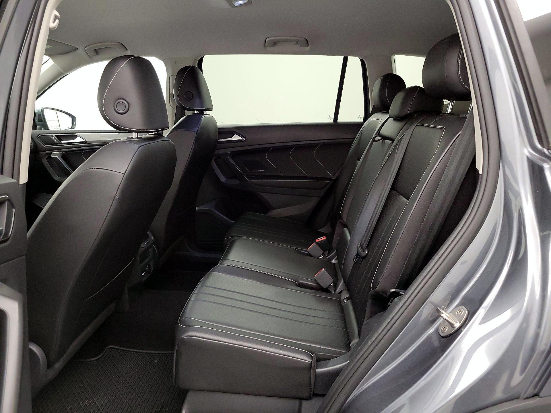 Thumbnail: 2022 Volkswagen Tiguan - 18