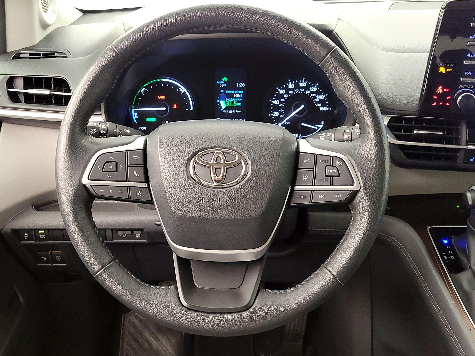 Thumbnail: 2022 Toyota Sienna - 10