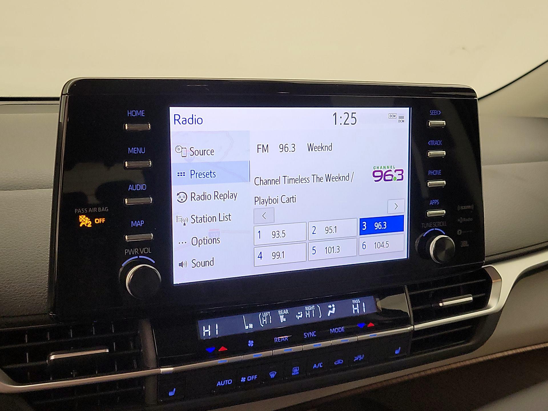 Thumbnail: 2022 Toyota Sienna - 16