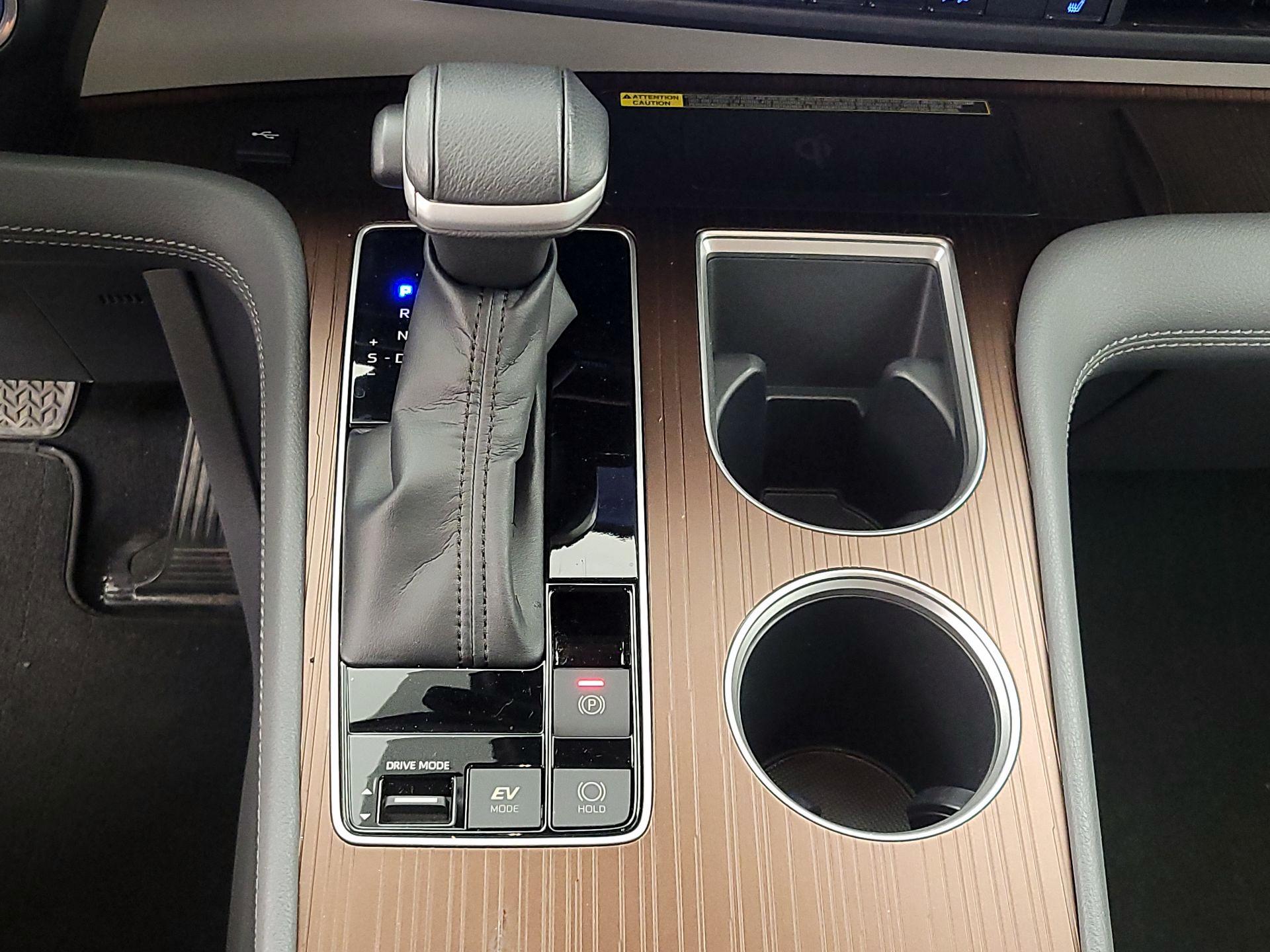 Thumbnail: 2022 Toyota Sienna - 18