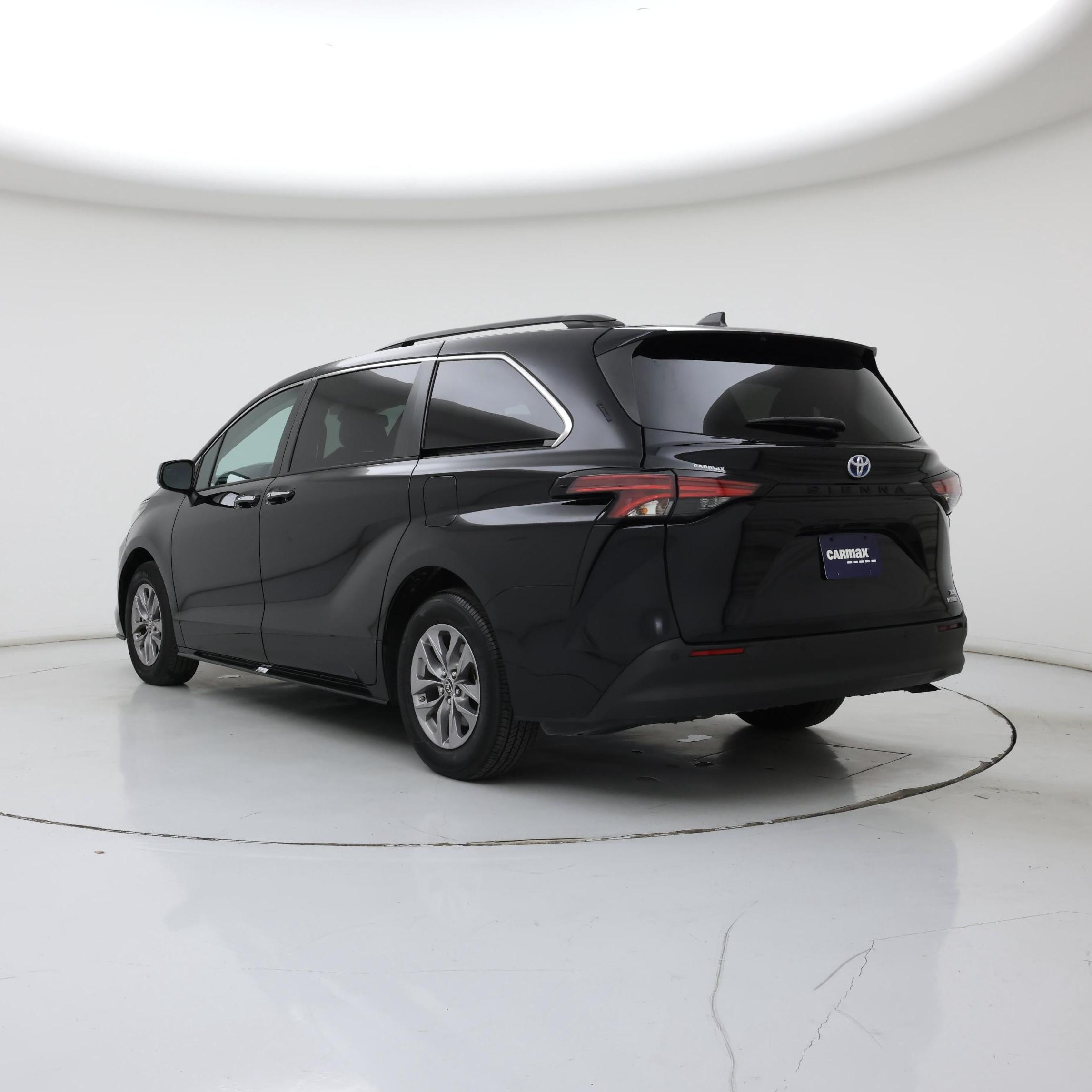 Thumbnail: 2022 Toyota Sienna - 2