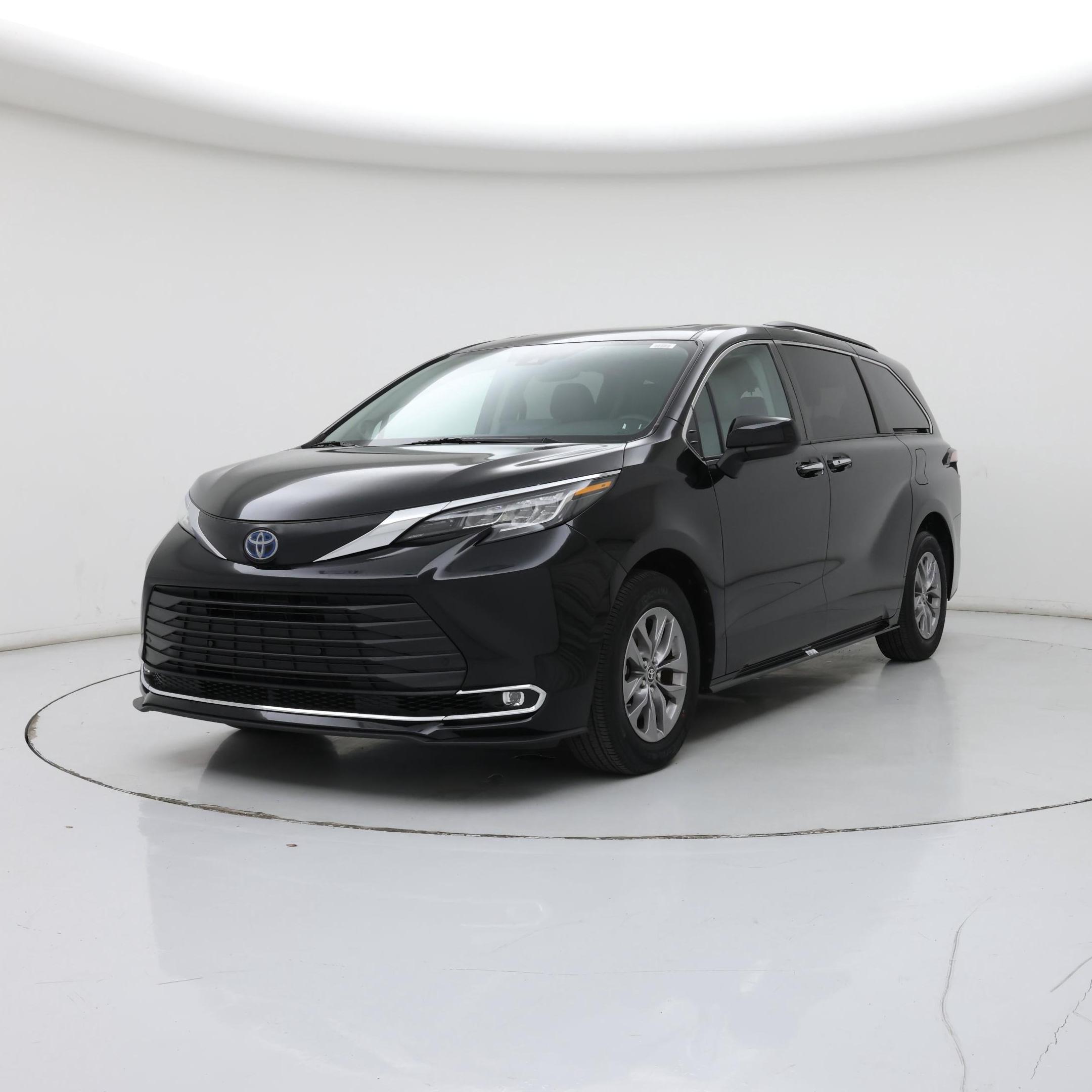 Thumbnail: 2022 Toyota Sienna - 4