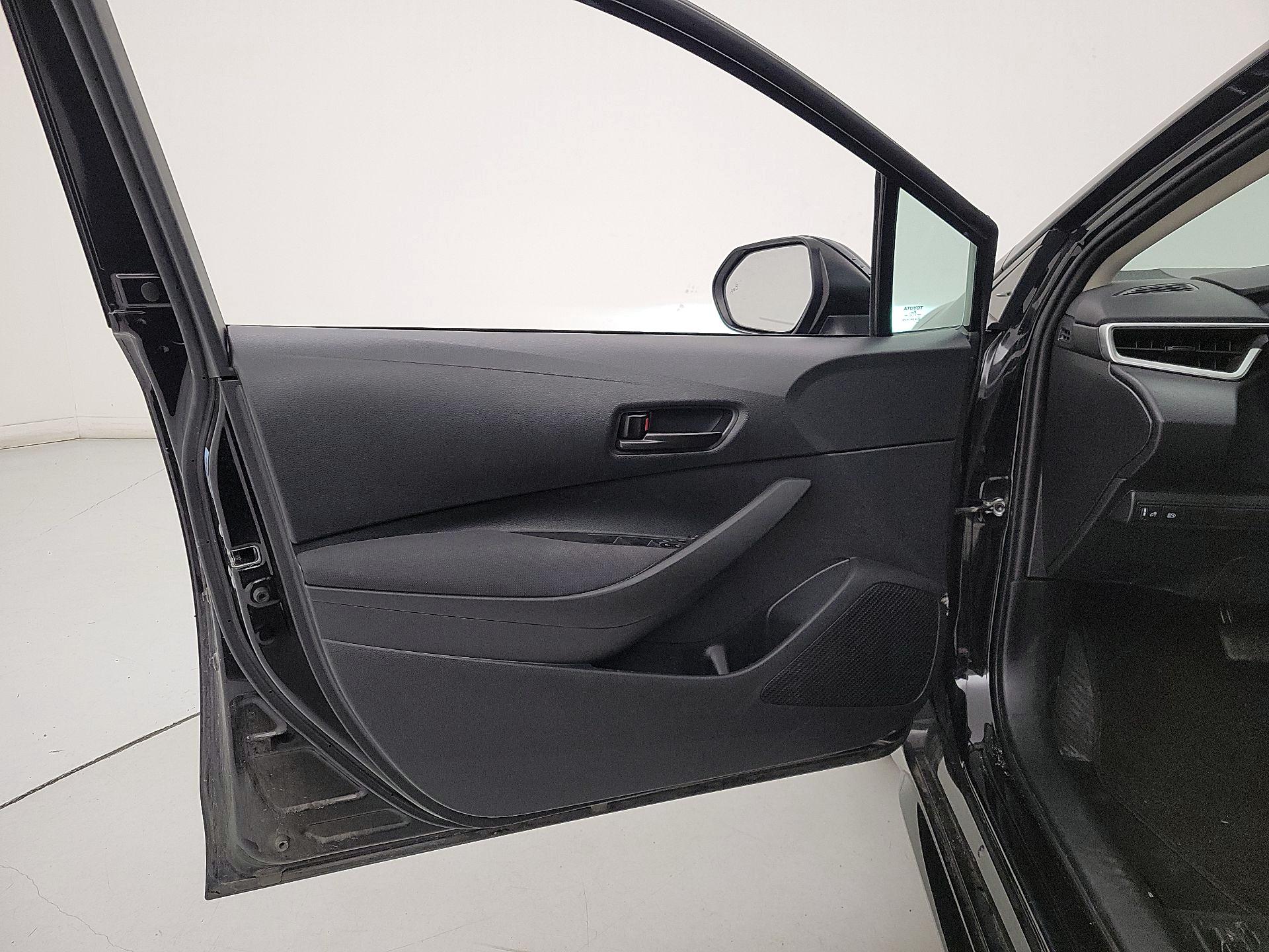 Thumbnail: 2023 Toyota Corolla - 10