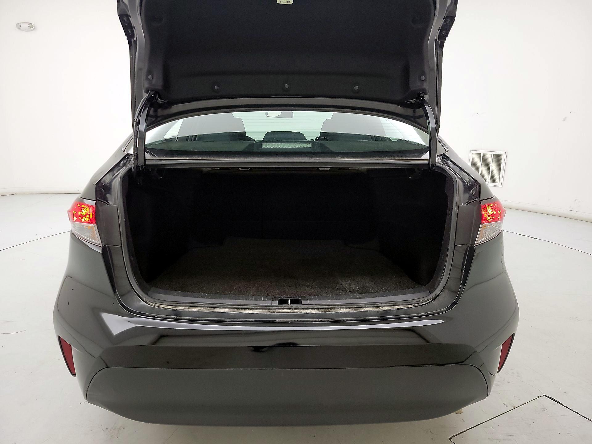 Thumbnail: 2023 Toyota Corolla - 18