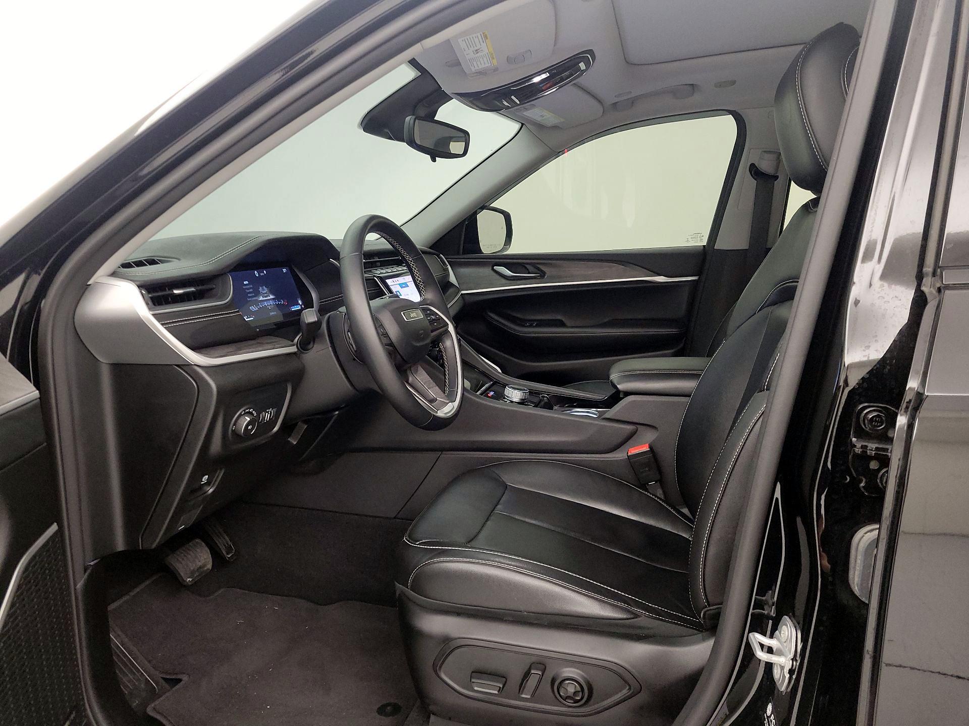 Thumbnail: 2022 Jeep Grand Cherokee - 11