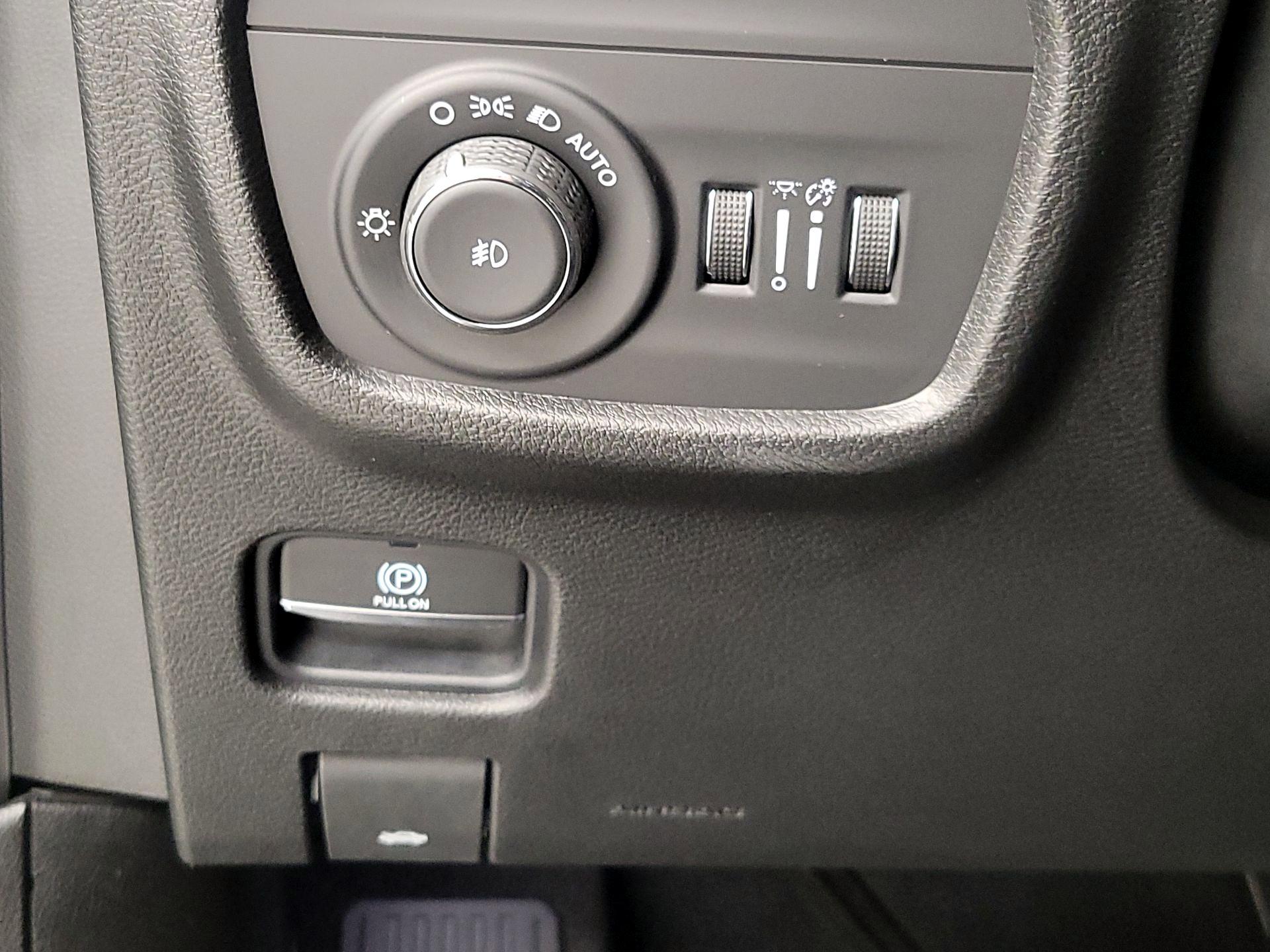 Thumbnail: 2022 Jeep Grand Cherokee - 13