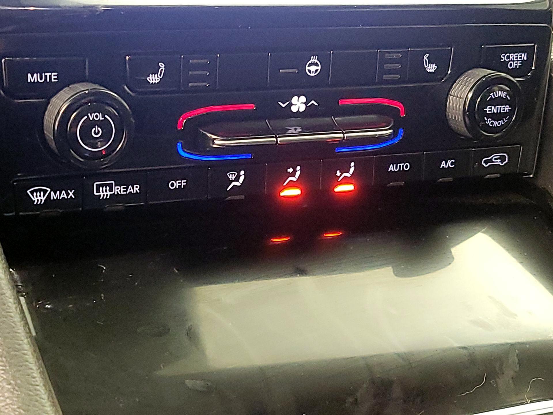 Thumbnail: 2022 Jeep Grand Cherokee - 17