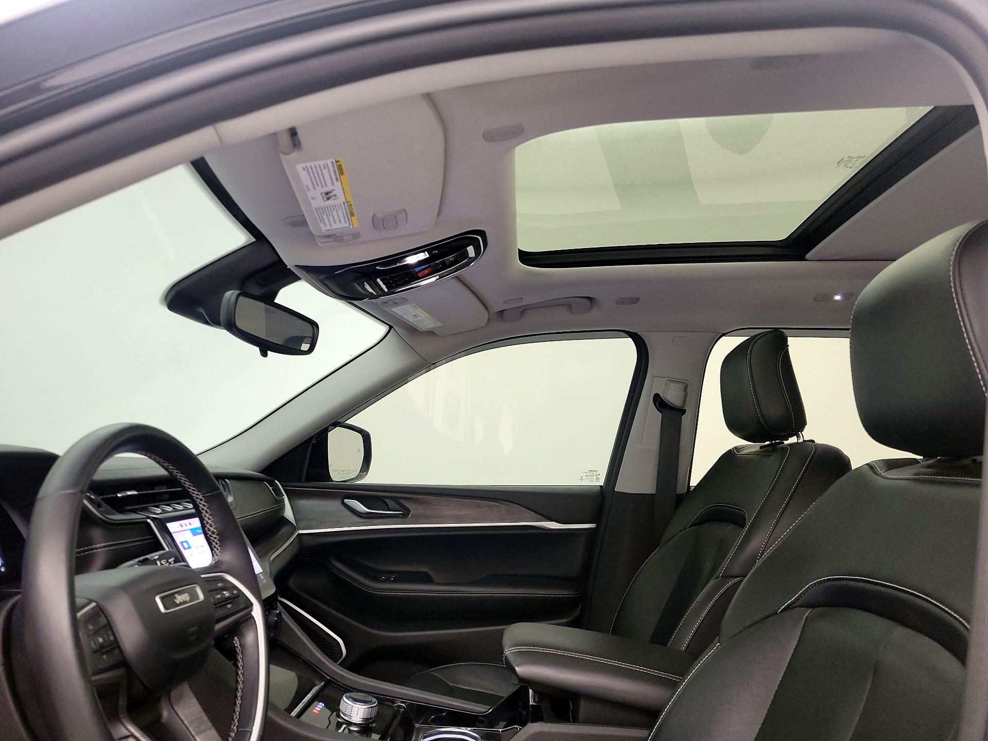 Thumbnail: 2022 Jeep Grand Cherokee - 20