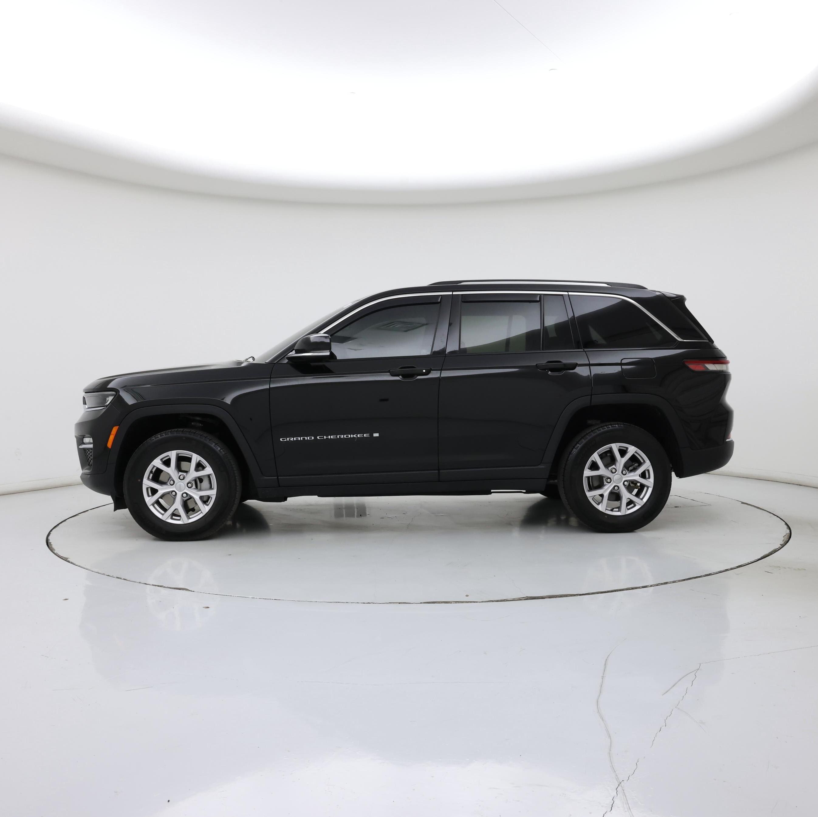 Thumbnail: 2022 Jeep Grand Cherokee - 3