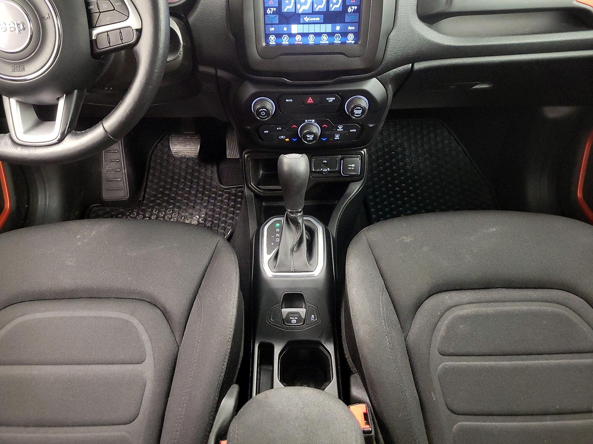 Thumbnail: 2020 Jeep Renegade - 17