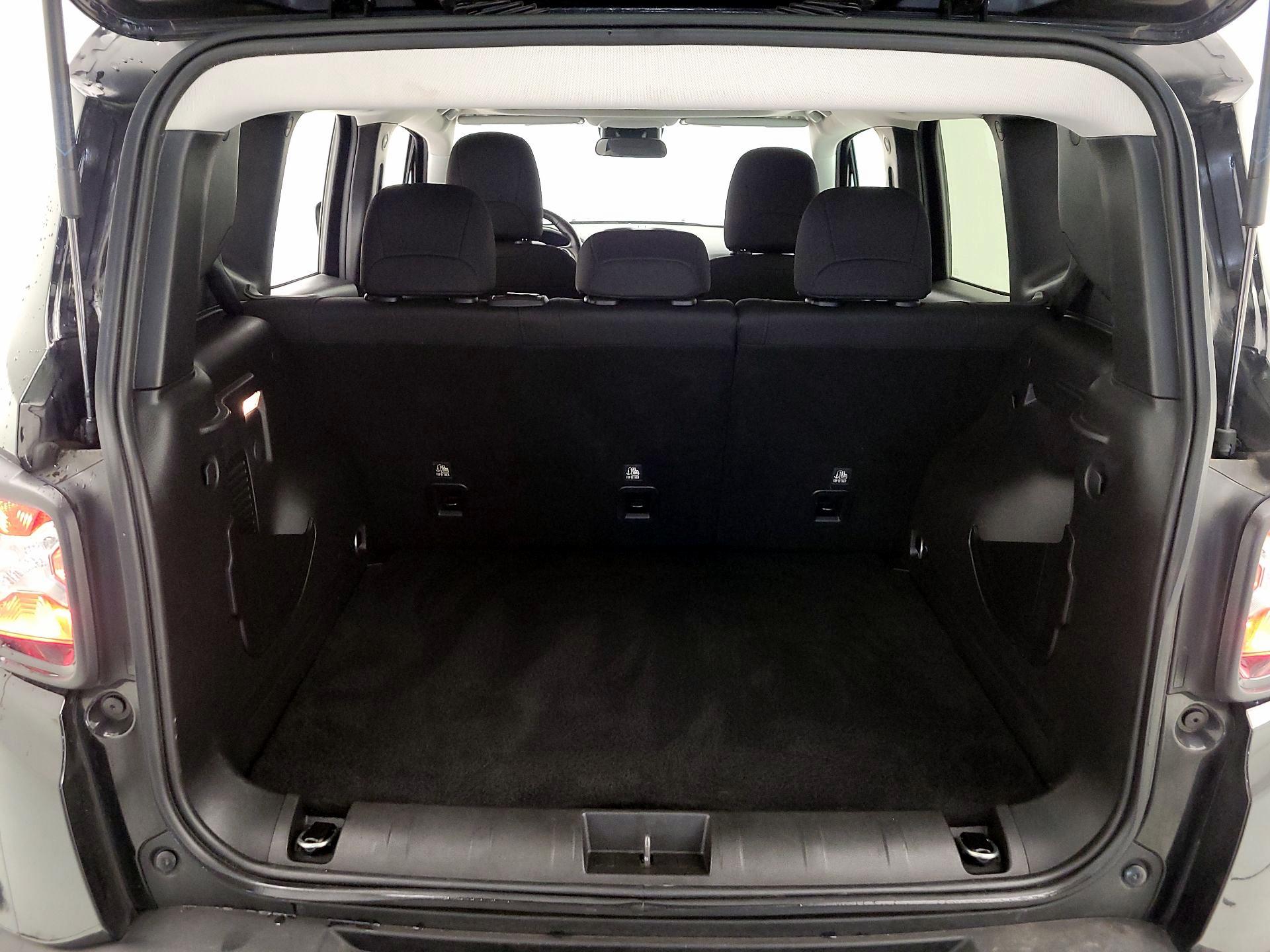 Thumbnail: 2020 Jeep Renegade - 20