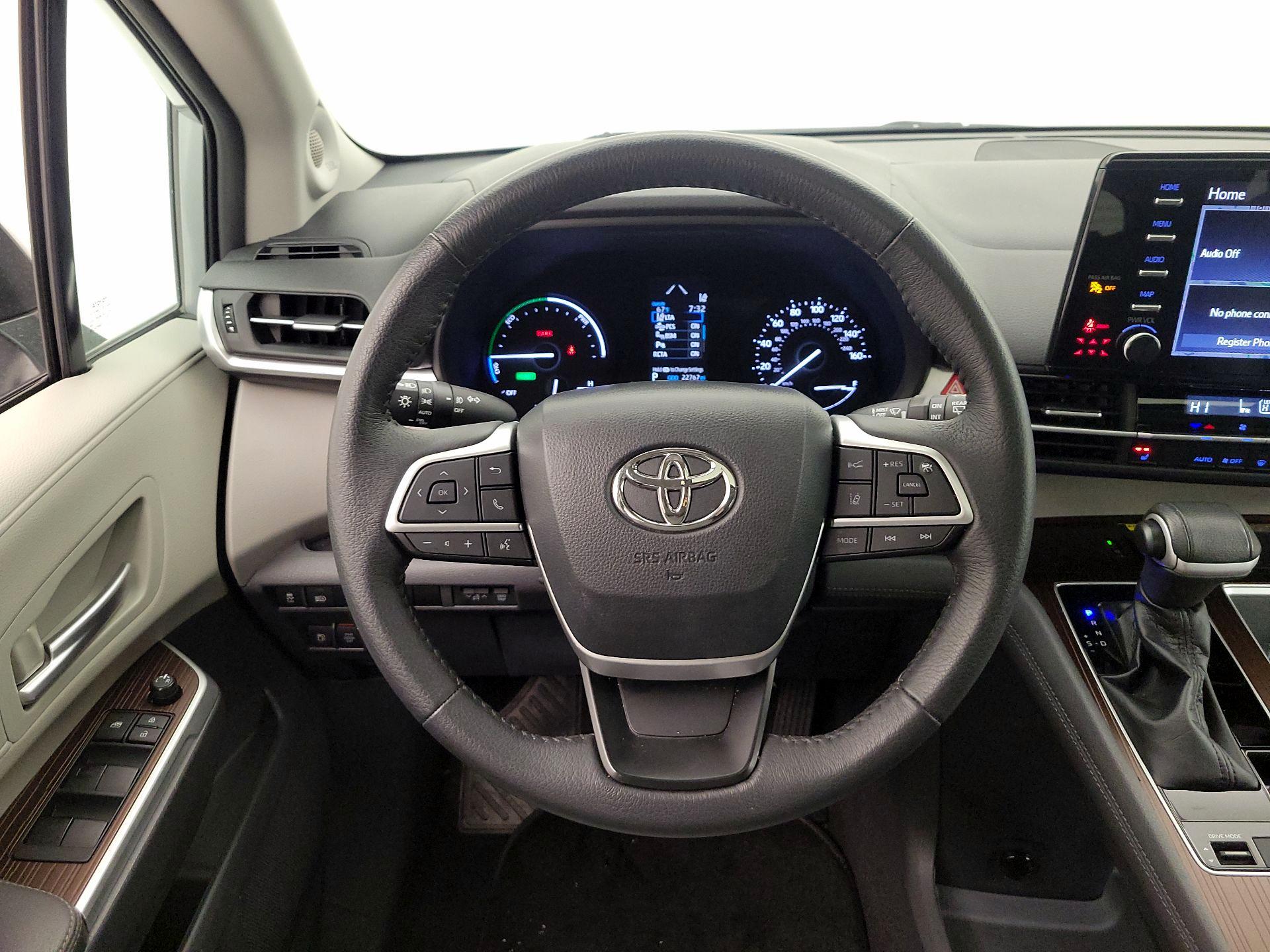 Thumbnail: 2023 Toyota Sienna - 10