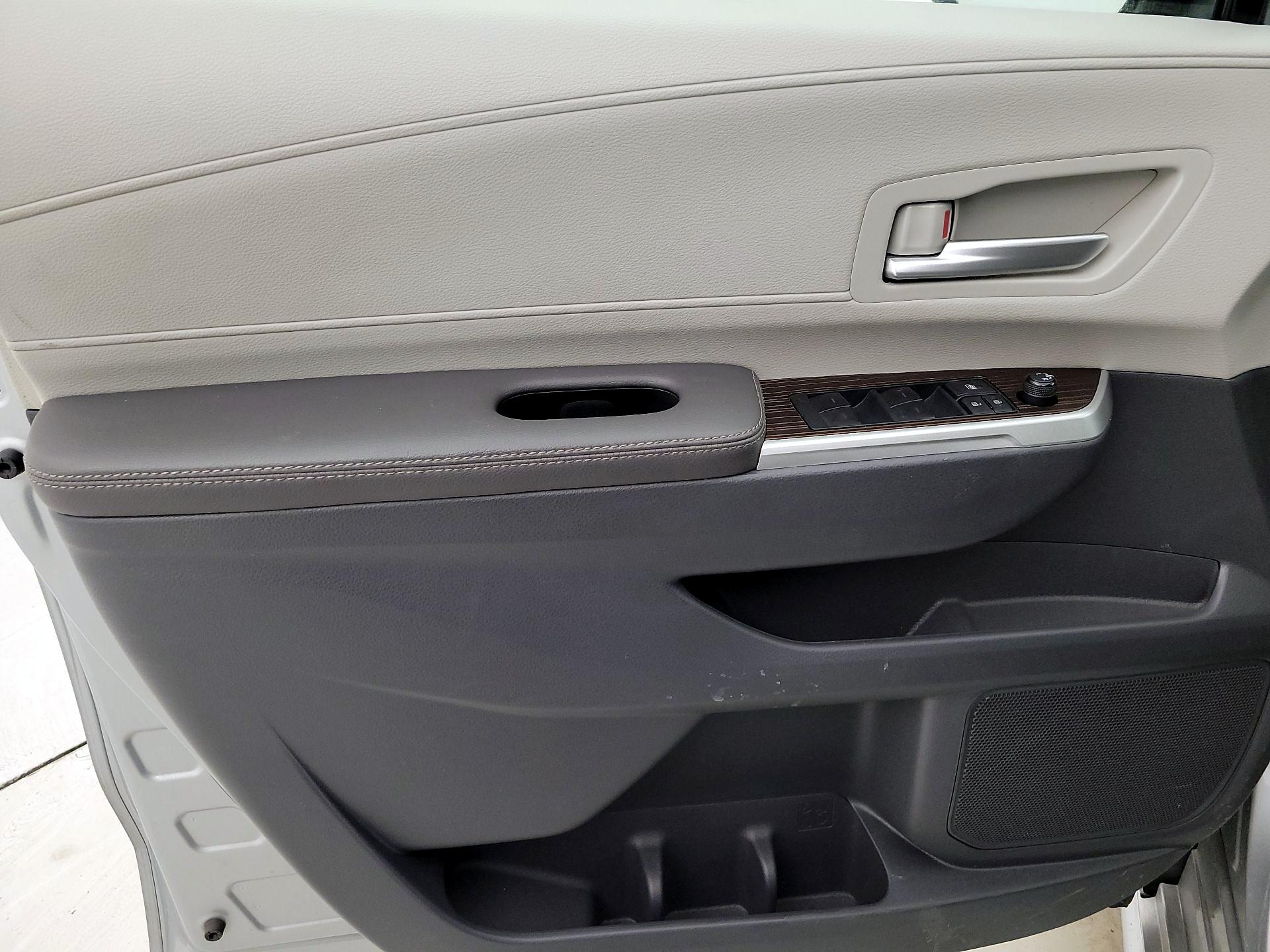 Thumbnail: 2023 Toyota Sienna - 12