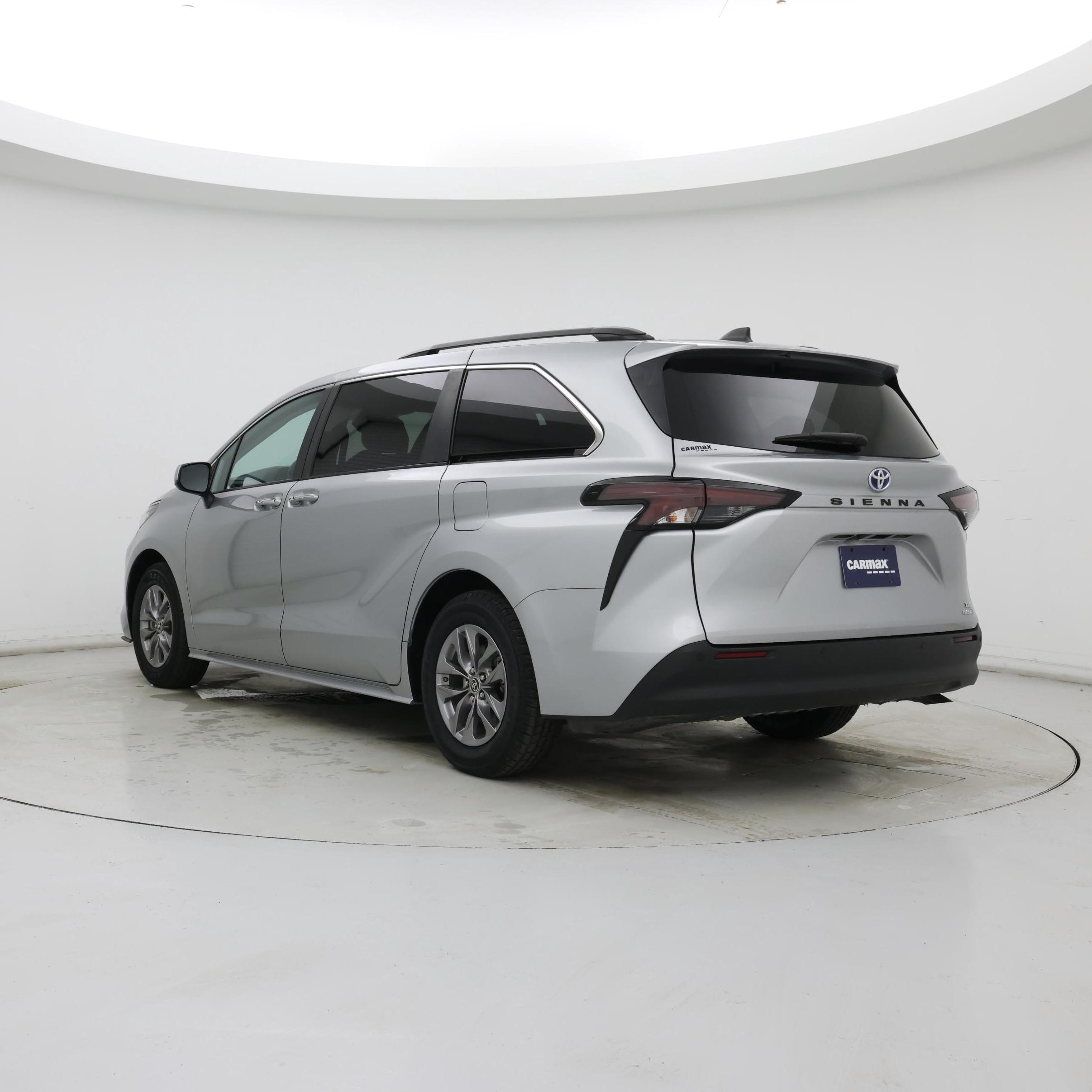Thumbnail: 2023 Toyota Sienna - 2