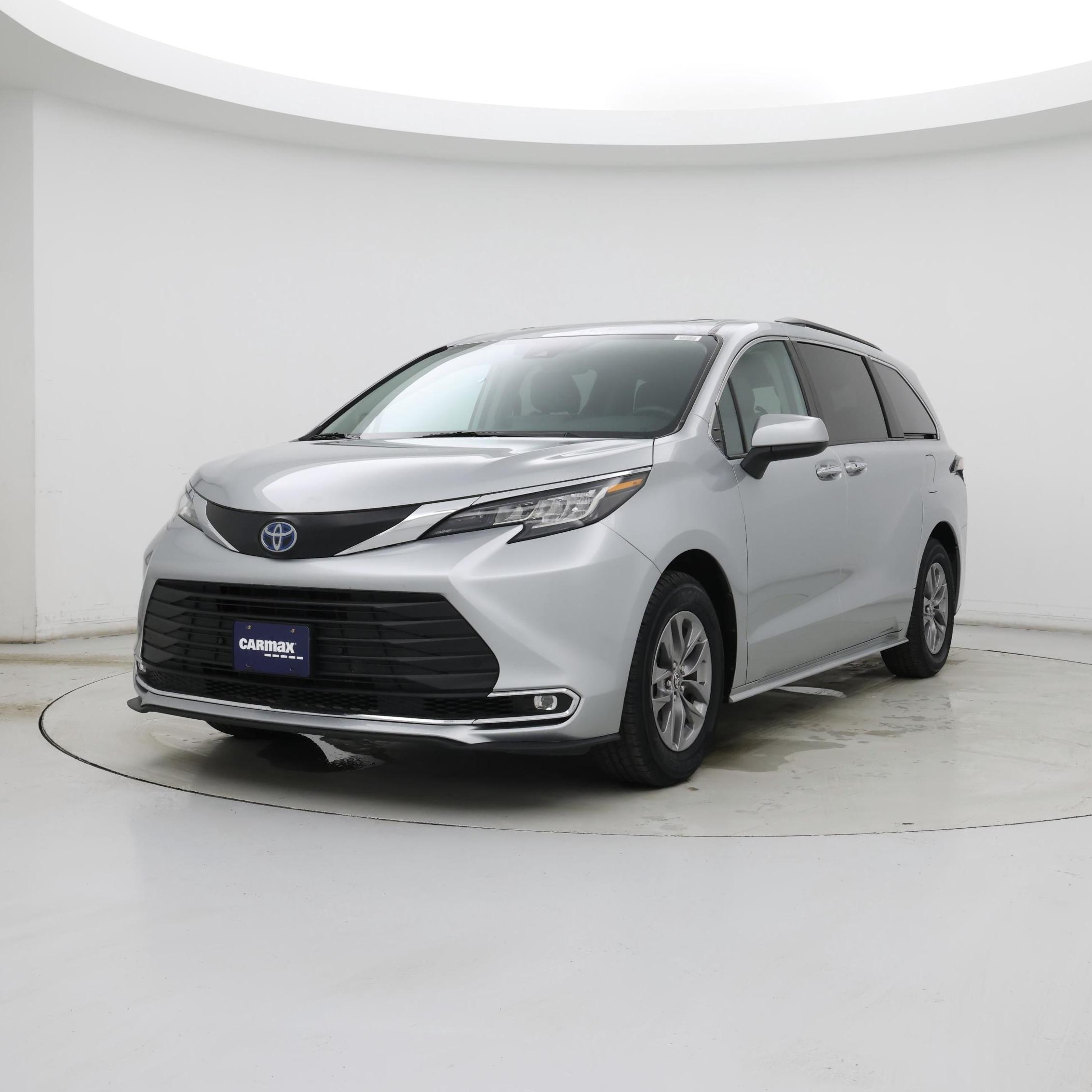 Thumbnail: 2023 Toyota Sienna - 4