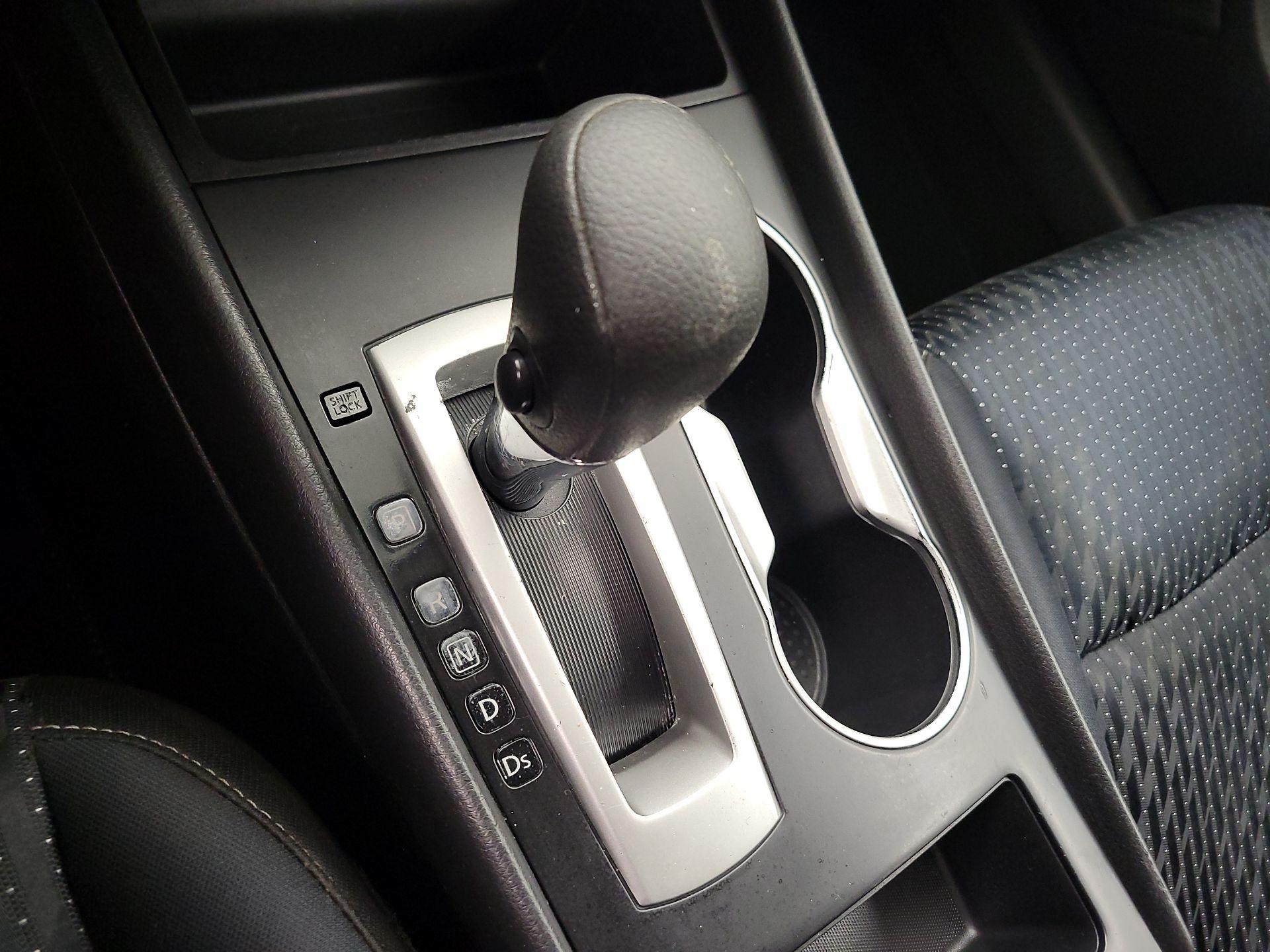 Thumbnail: 2016 Nissan Altima - 17