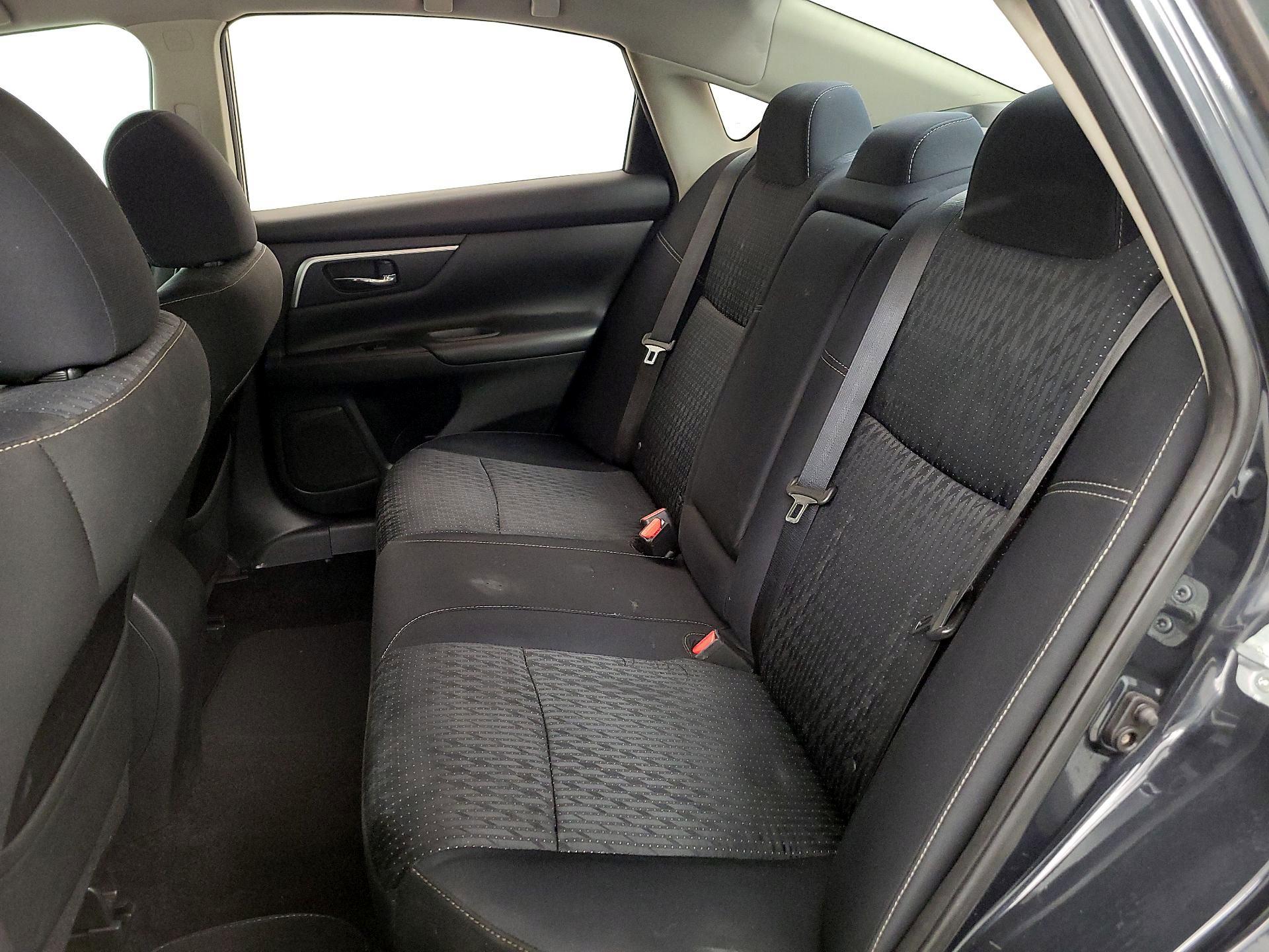 Thumbnail: 2016 Nissan Altima - 19