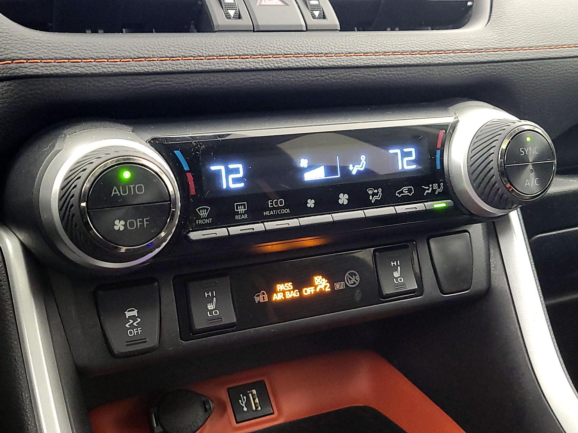 Thumbnail: 2023 Toyota RAV4 - 16