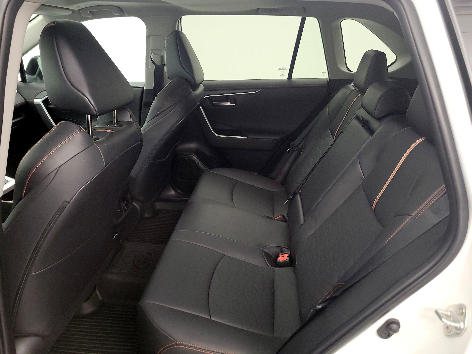 Thumbnail: 2023 Toyota RAV4 - 20