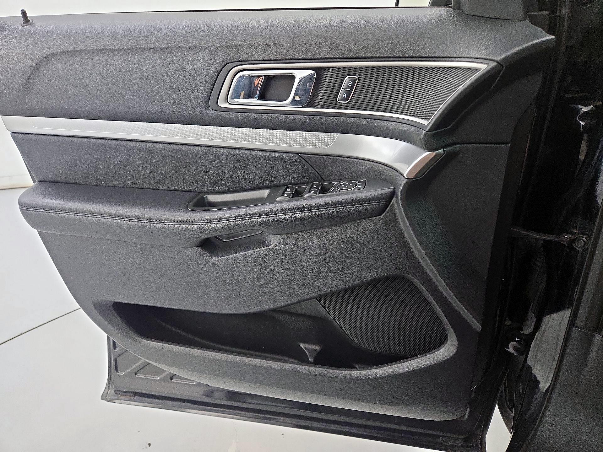 Thumbnail: 2017 Ford Explorer - 12