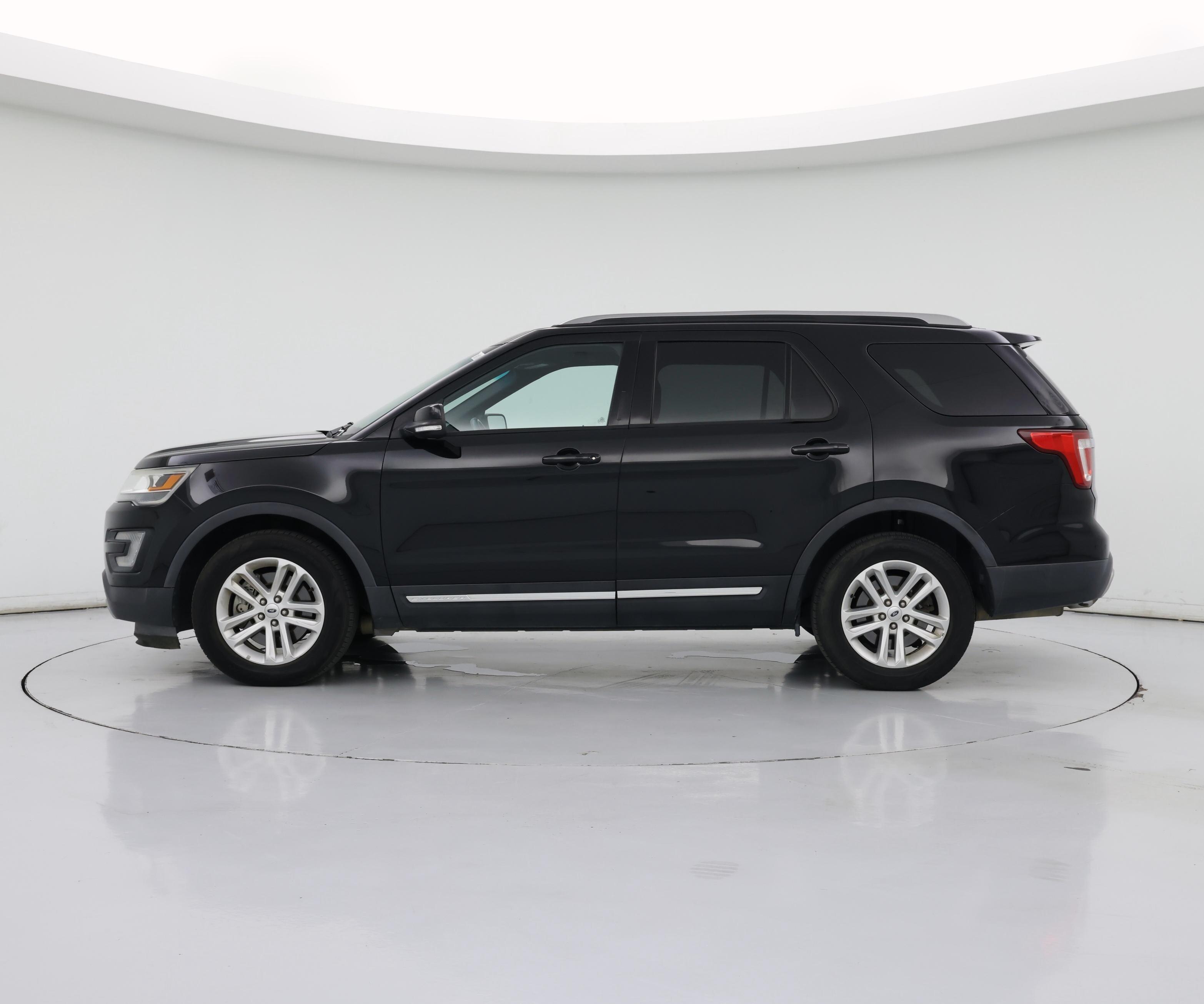 Thumbnail: 2017 Ford Explorer - 3