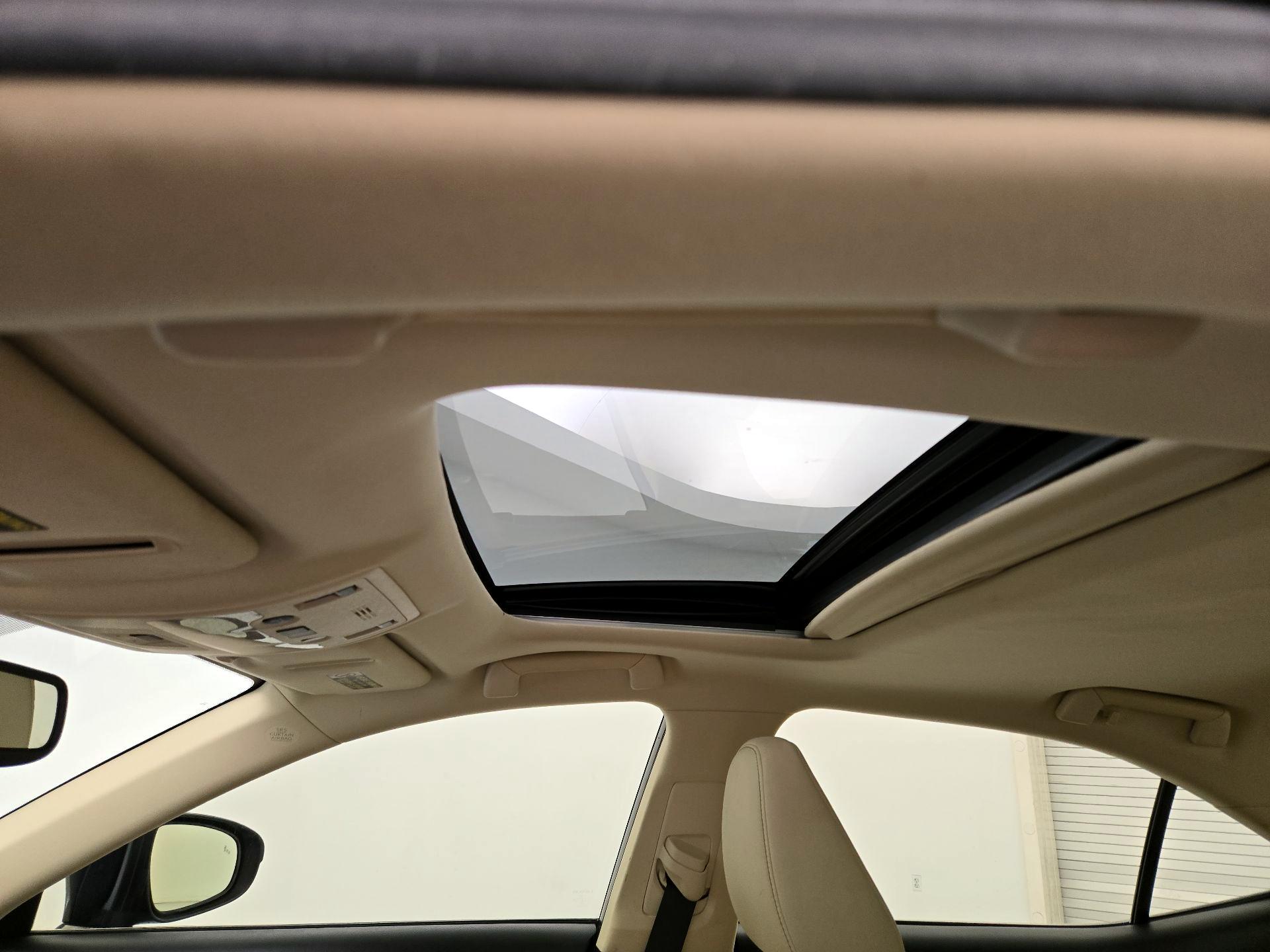 Thumbnail: 2014 Lexus IS - 20