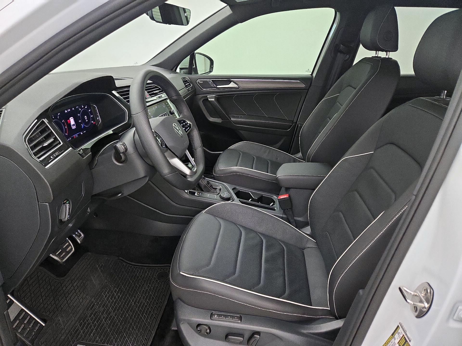 Thumbnail: 2024 Volkswagen Tiguan - 11