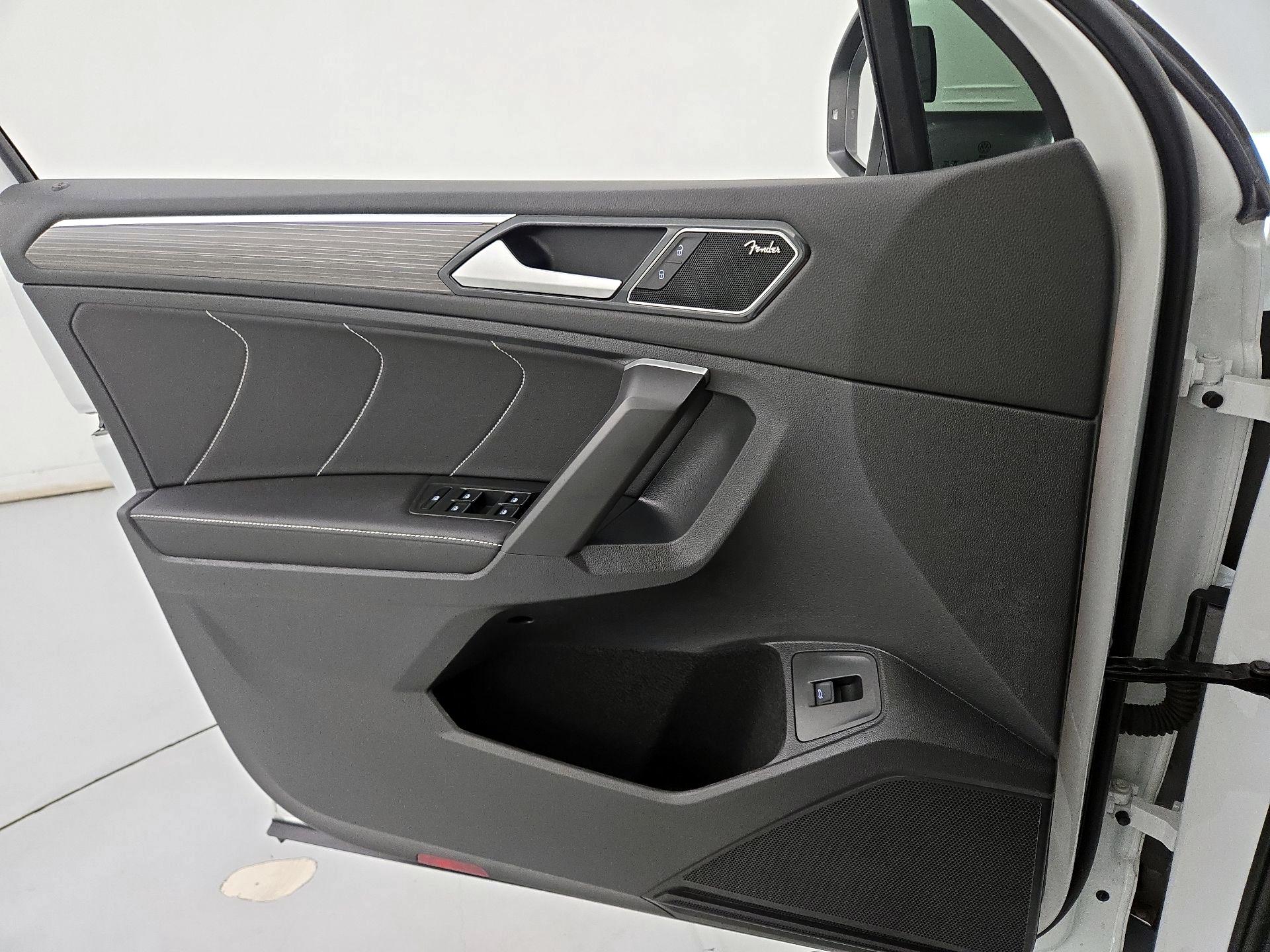 Thumbnail: 2024 Volkswagen Tiguan - 12