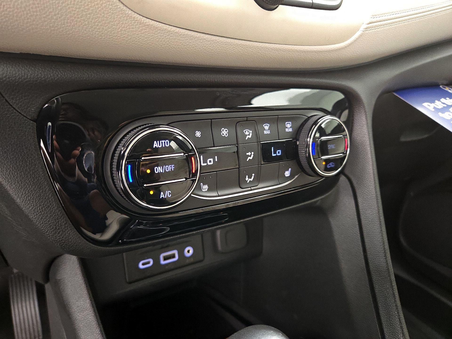 Thumbnail: 2020 Buick Encore GX - 17