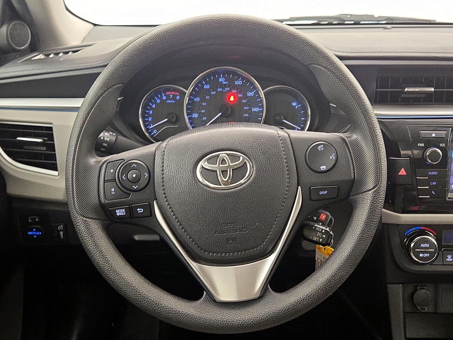 Thumbnail: 2015 Toyota Corolla - 10