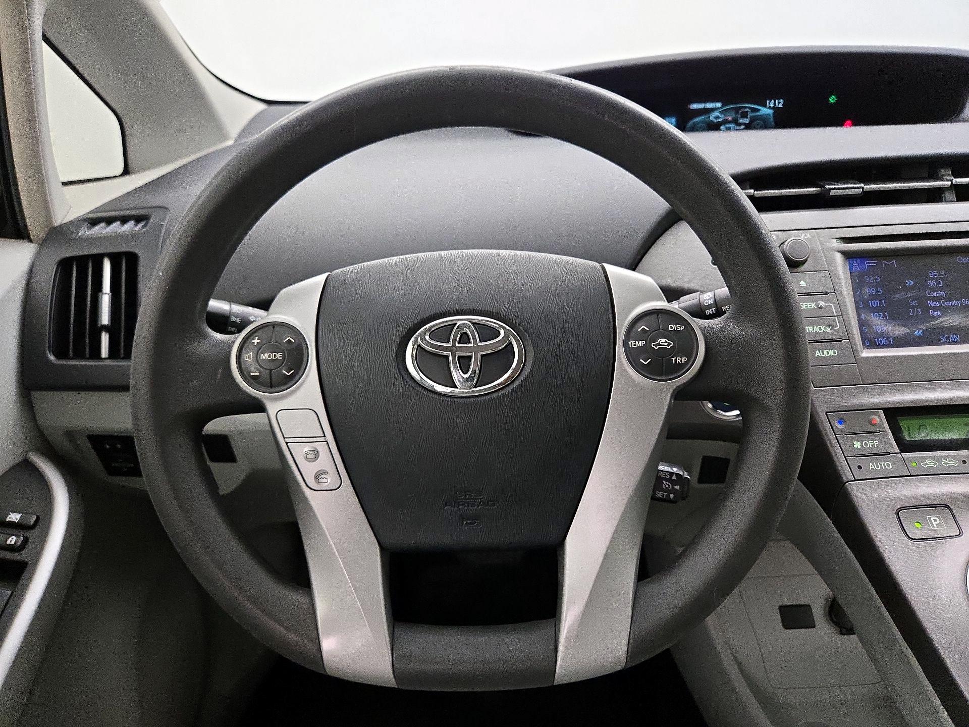 Thumbnail: 2014 Toyota Prius - 10