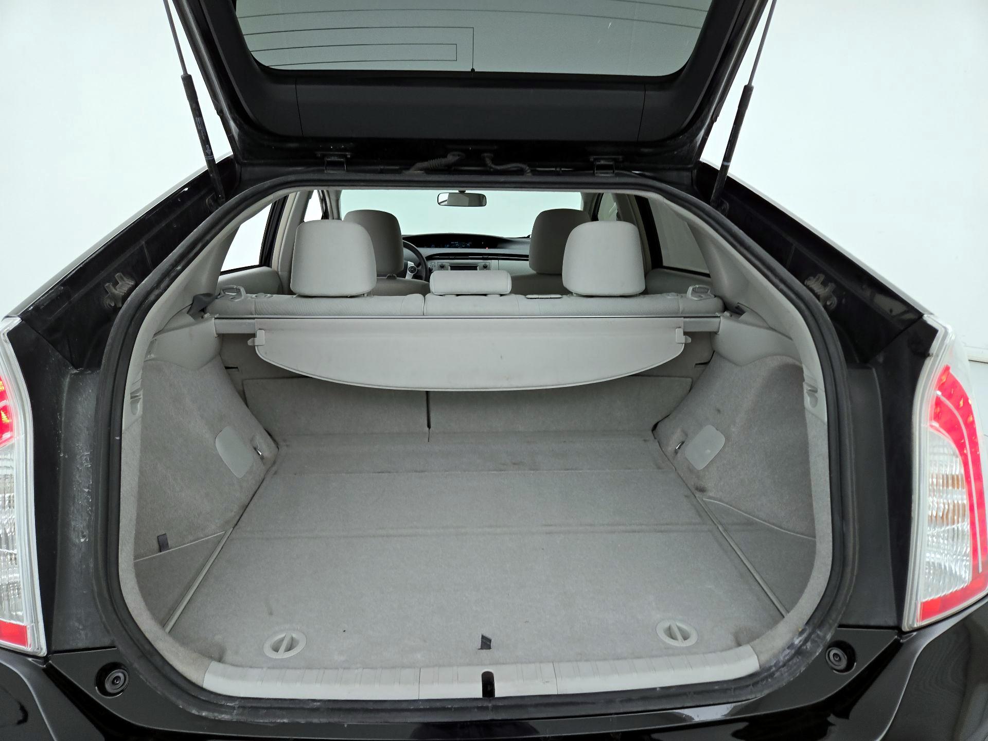 Thumbnail: 2014 Toyota Prius - 18