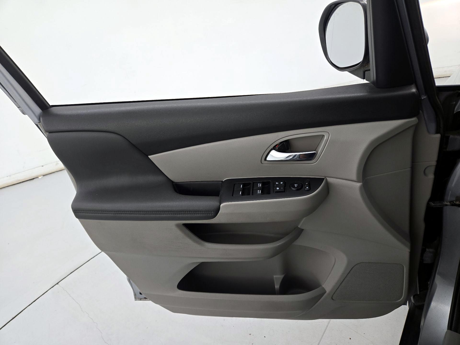 Thumbnail: 2016 Honda Odyssey - 12