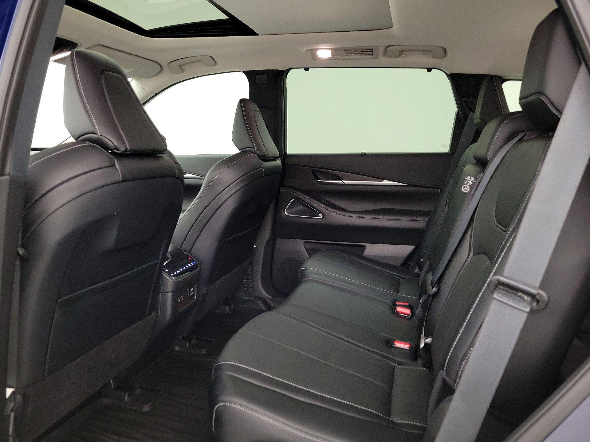 Thumbnail: 2023 INFINITI QX60 - 19