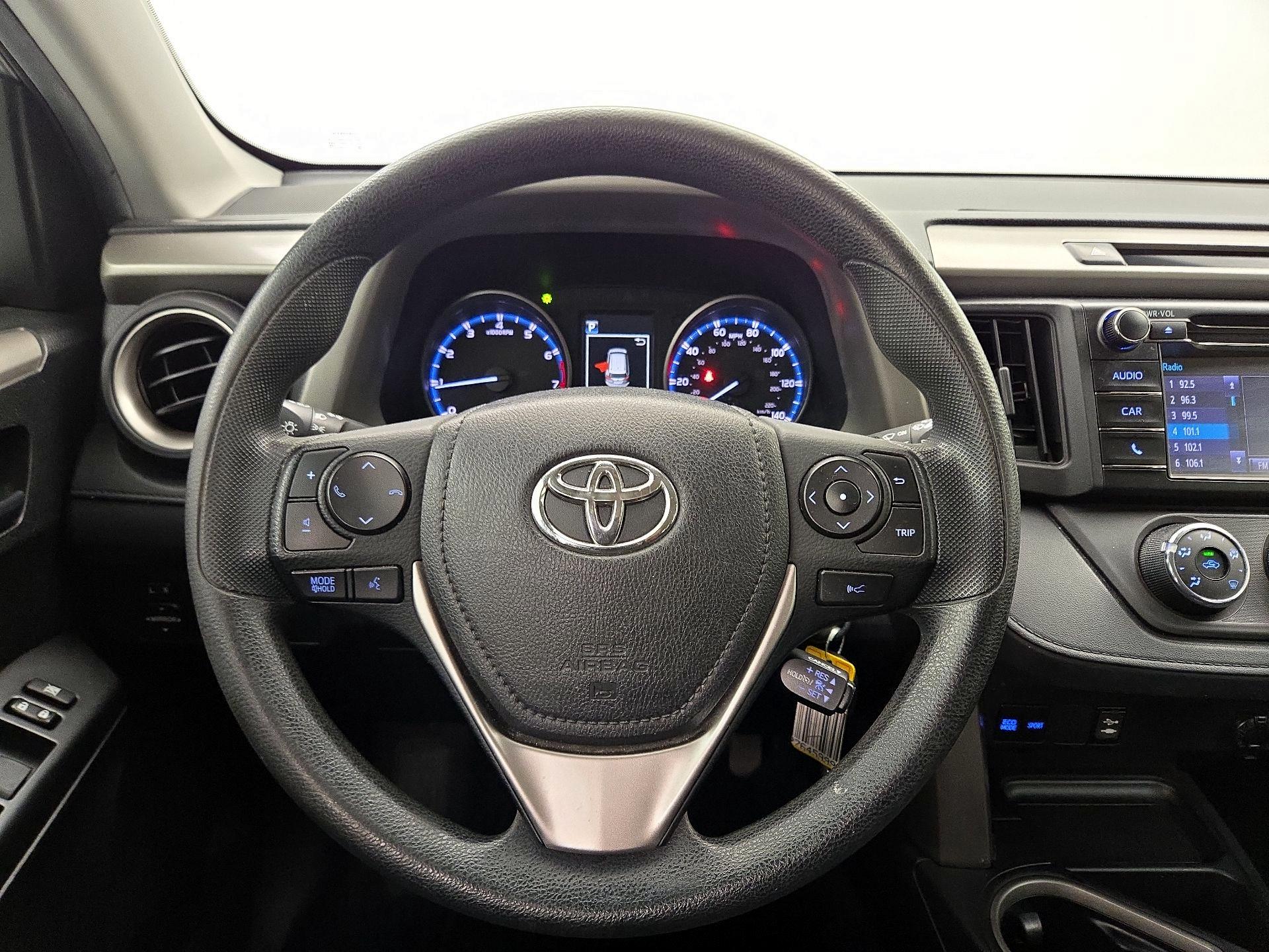 Thumbnail: 2018 Toyota RAV4 - 10