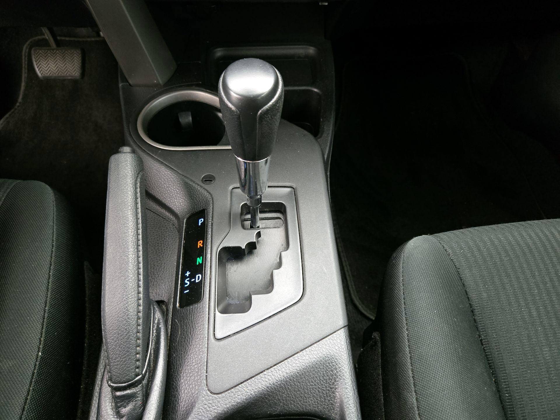 Thumbnail: 2018 Toyota RAV4 - 17
