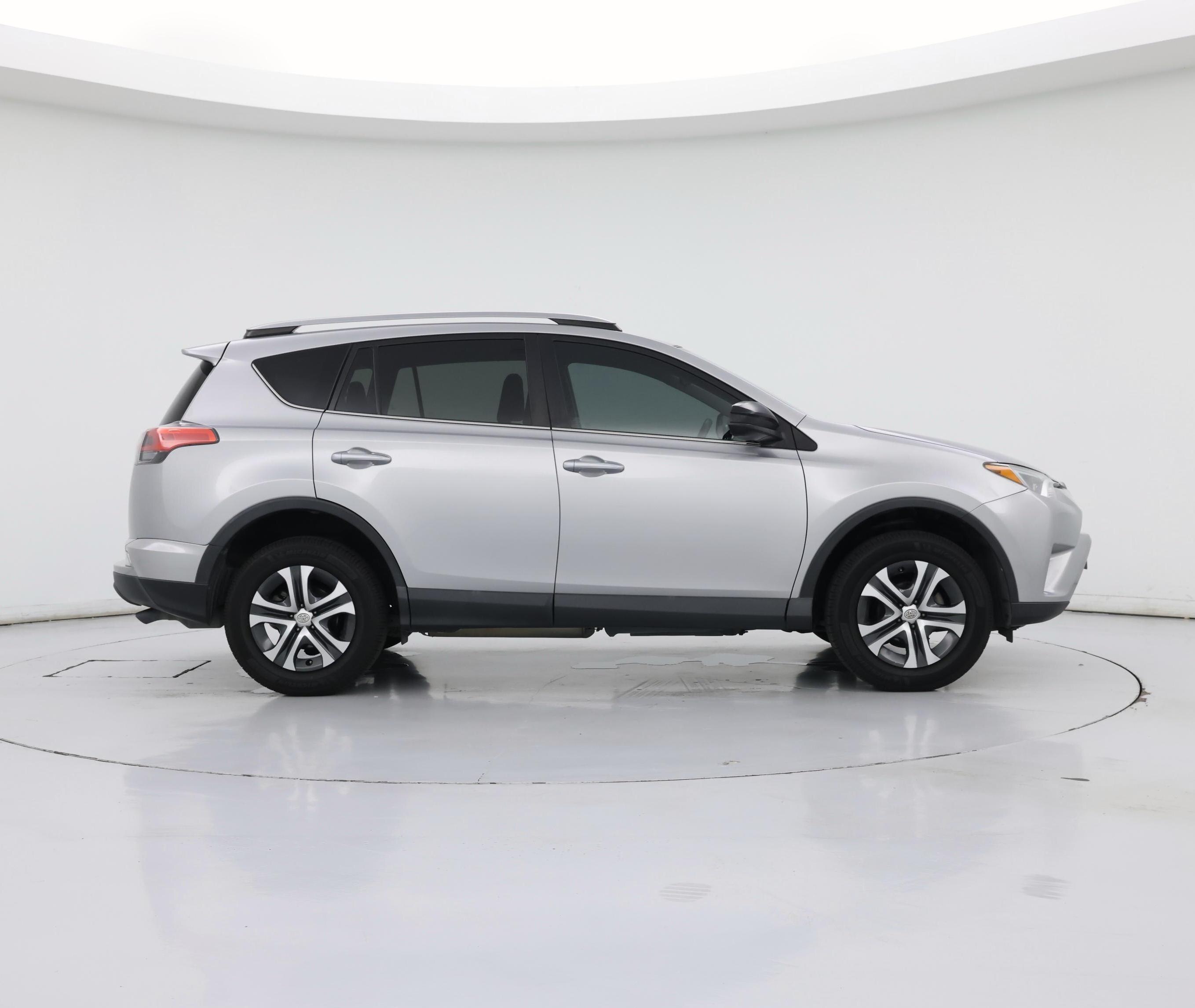 Thumbnail: 2018 Toyota RAV4 - 7