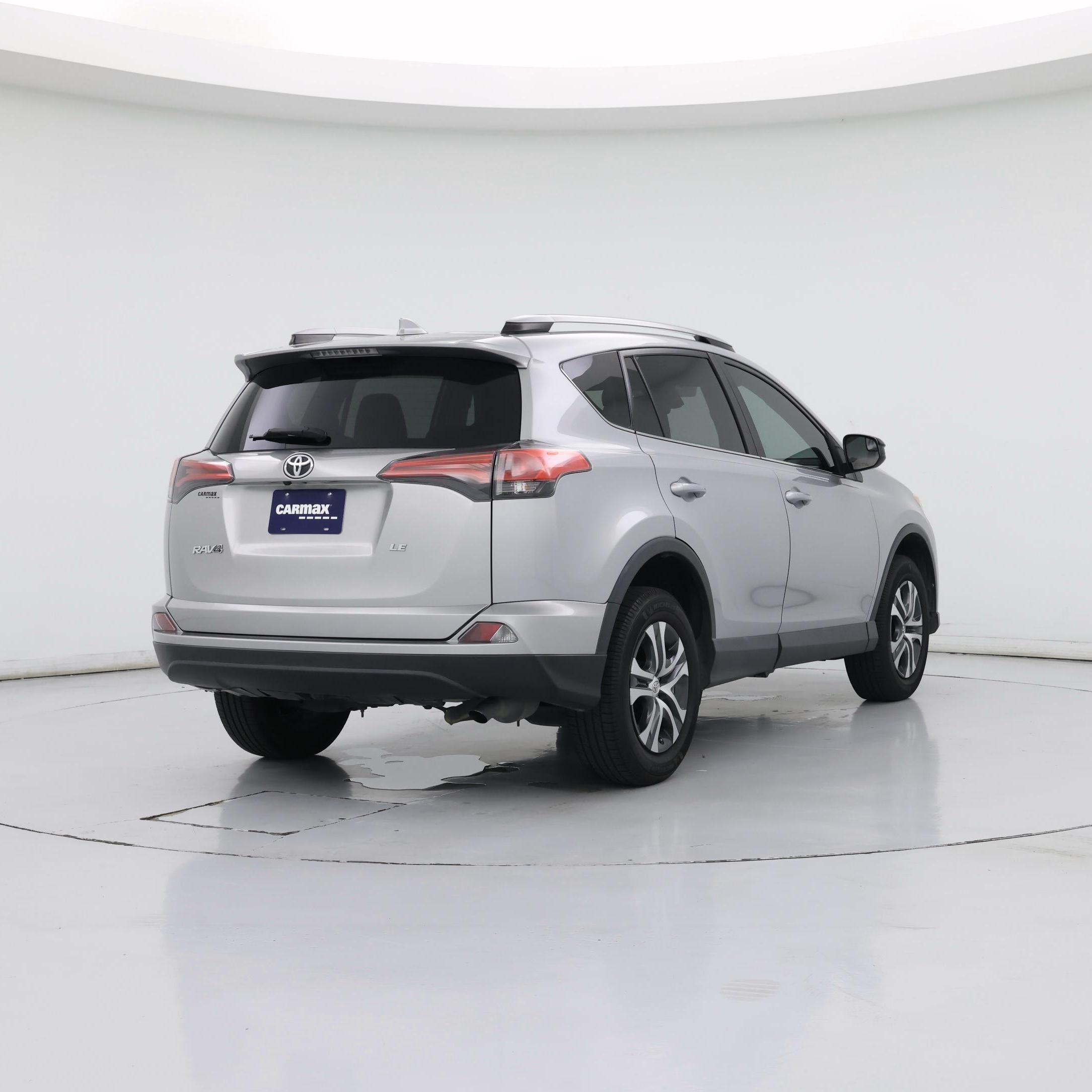 Thumbnail: 2018 Toyota RAV4 - 8